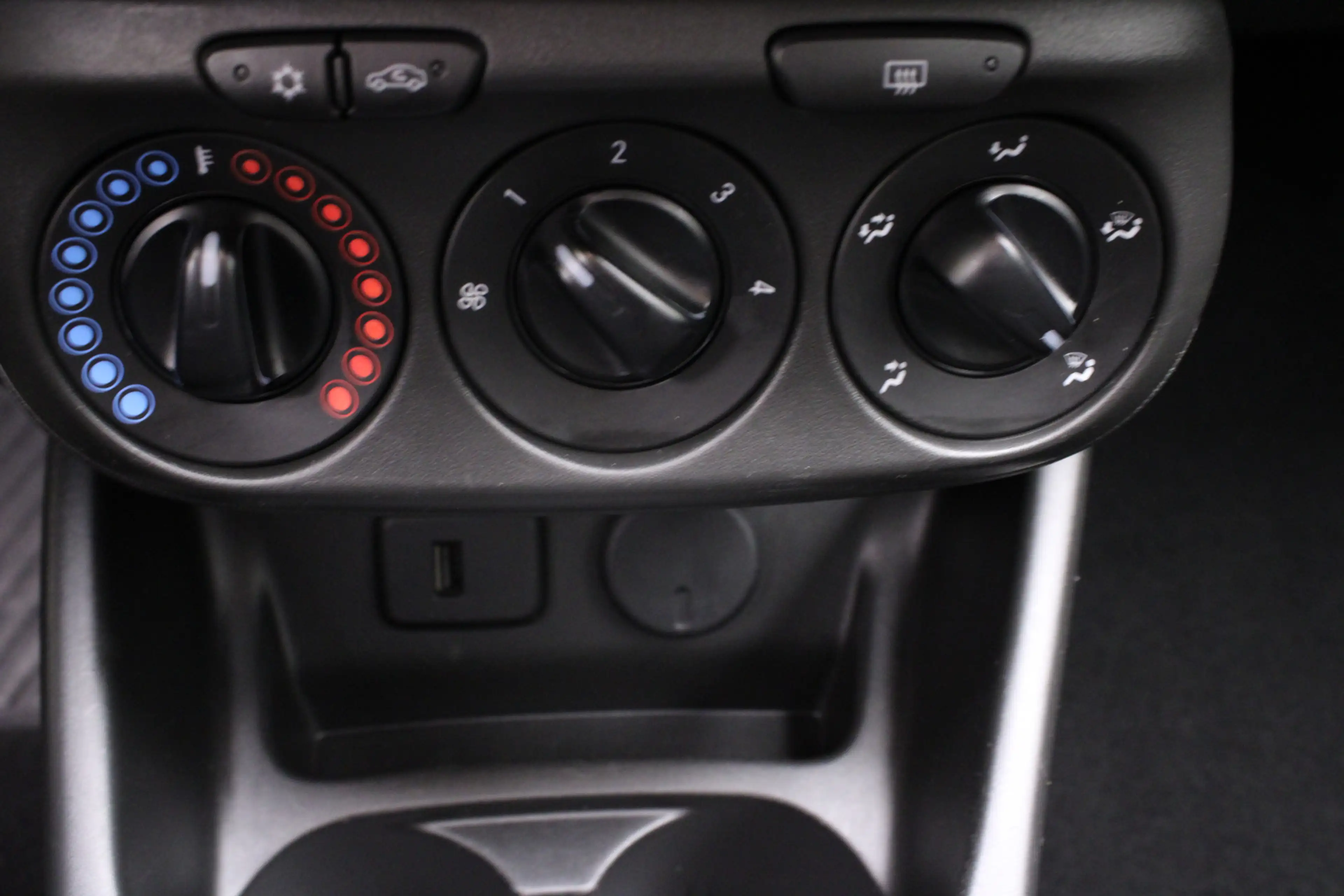 Opel Corsa 1.4 Online Edition | Airco | Navigatie | Pdc achte — photo 28
