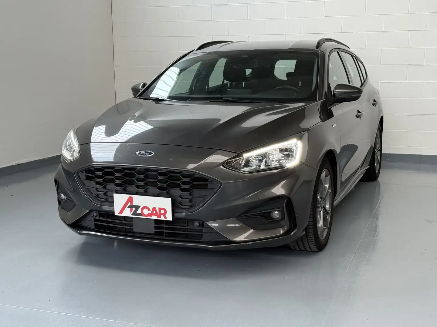 Ford Focus 1.0 EcoBoost Hybrid 125 CV SW ST Line Gris - 1
