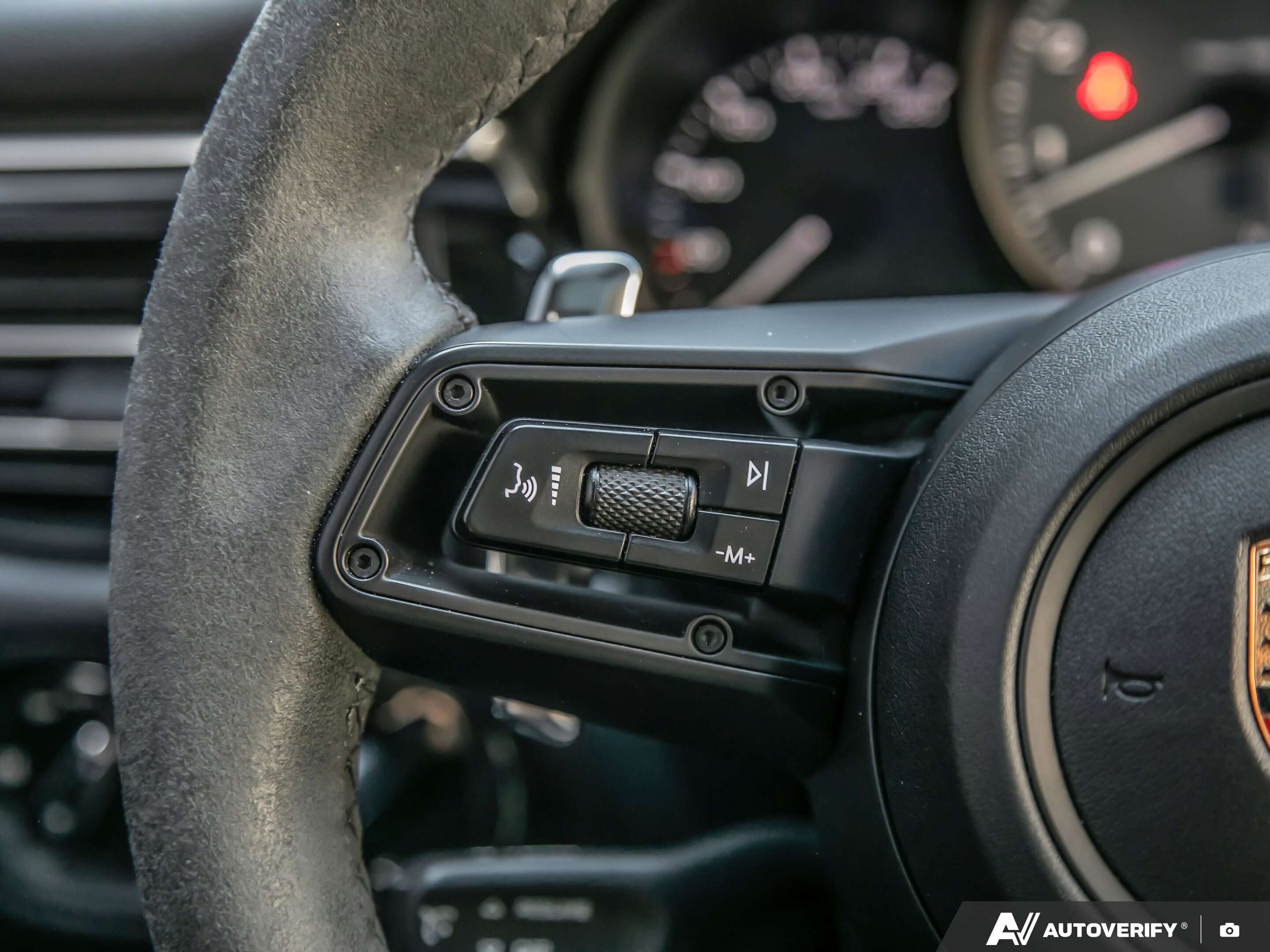 2023 Porsche Macan S thumb 21