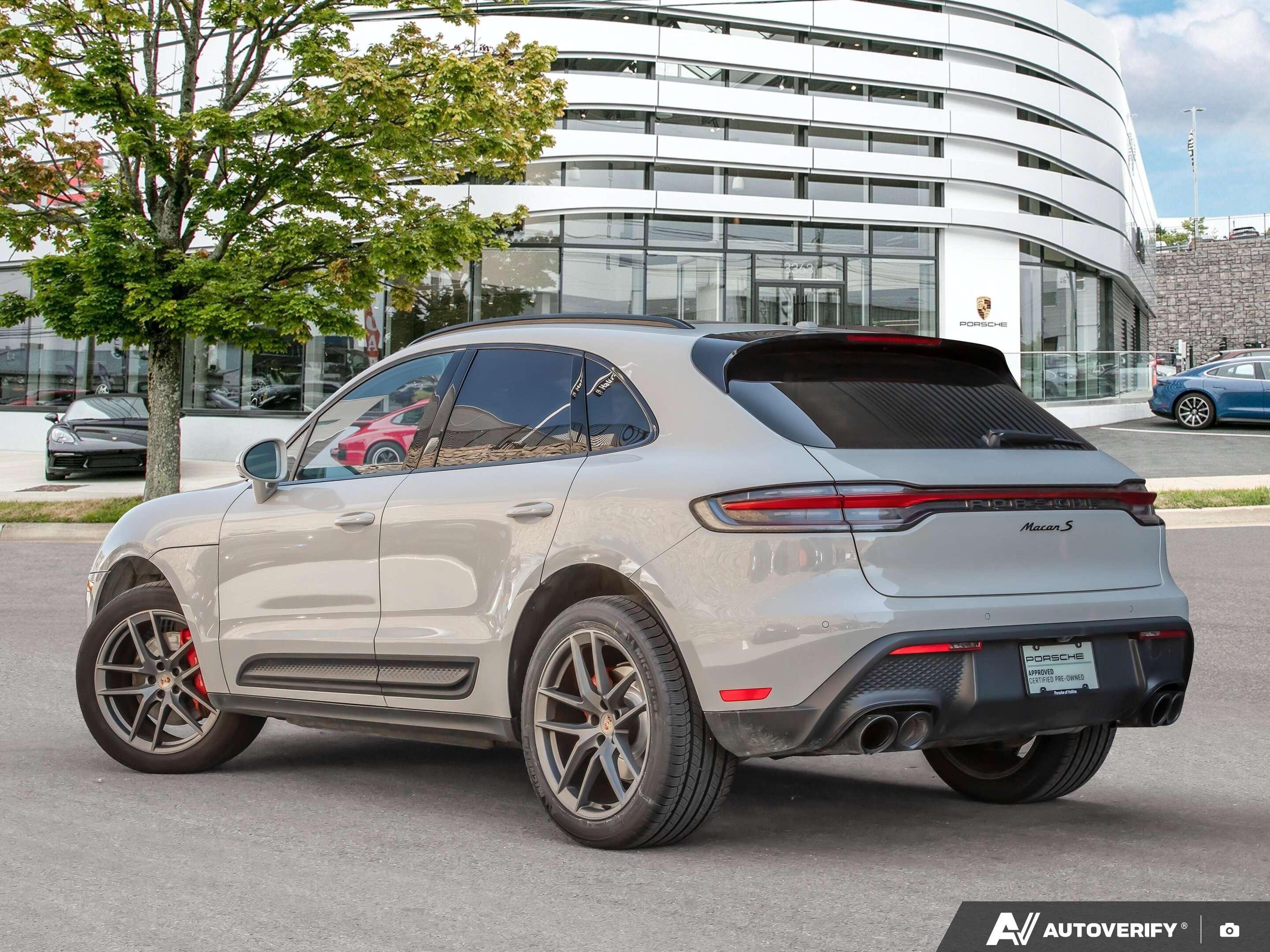 2023 Porsche Macan S alt 3