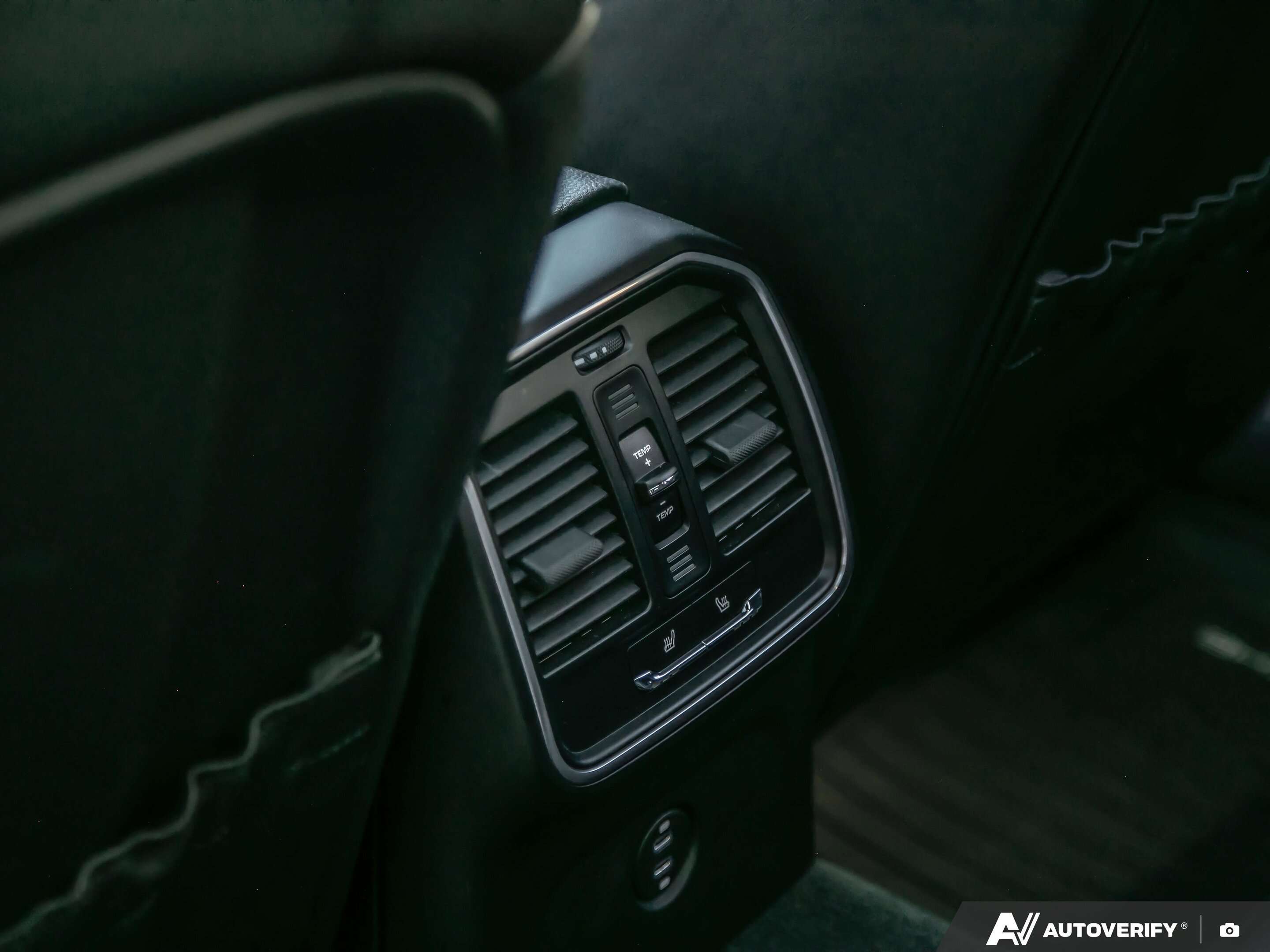 2023 Porsche Macan S thumb 35