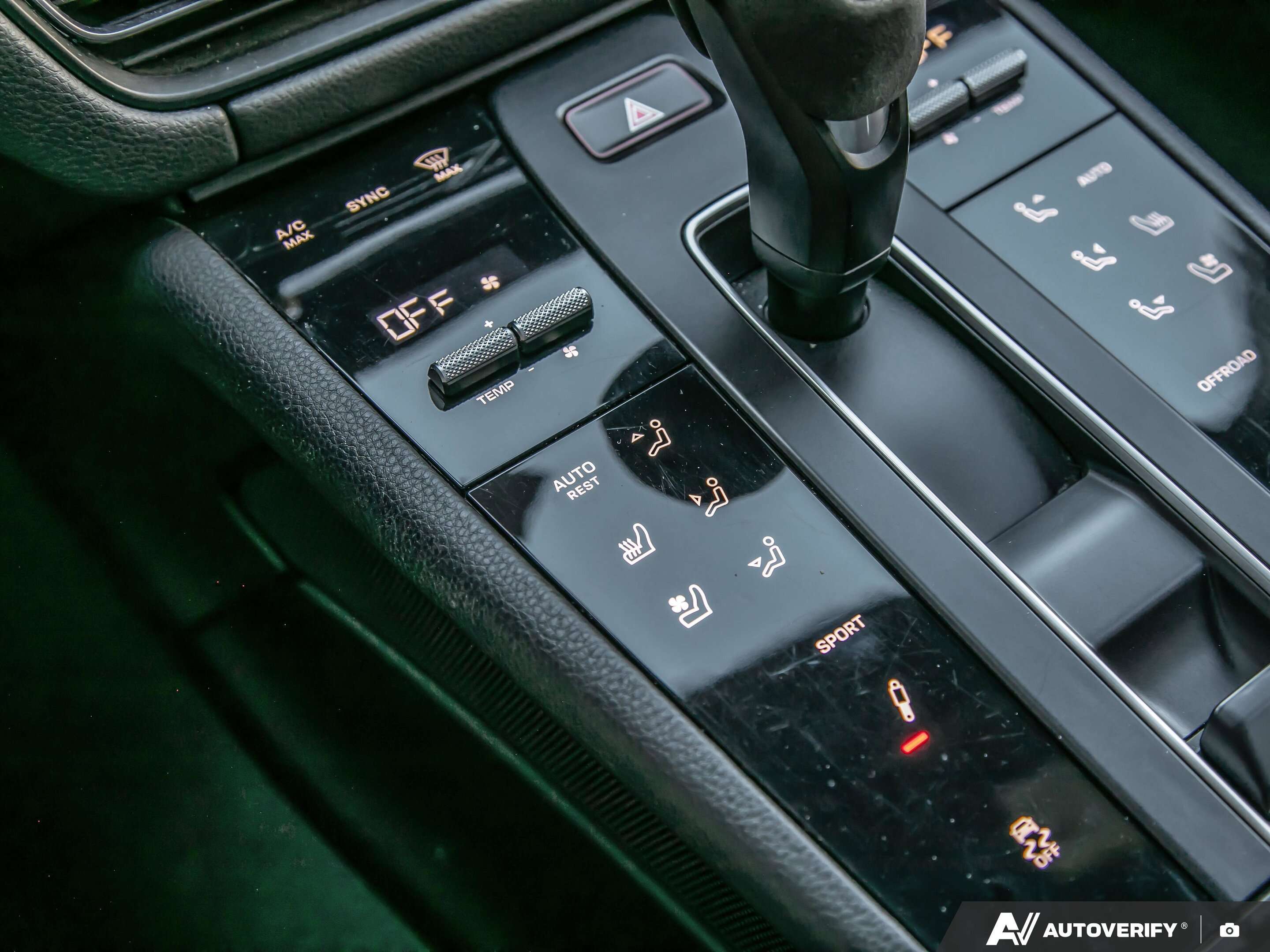 2023 Porsche Macan S thumb 23