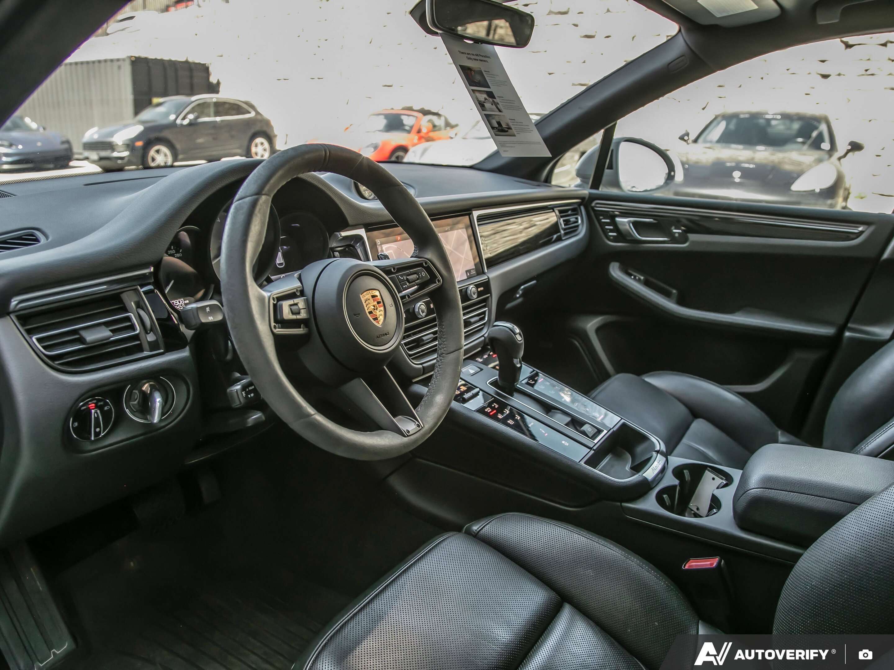 2023 Porsche Macan S thumb 16