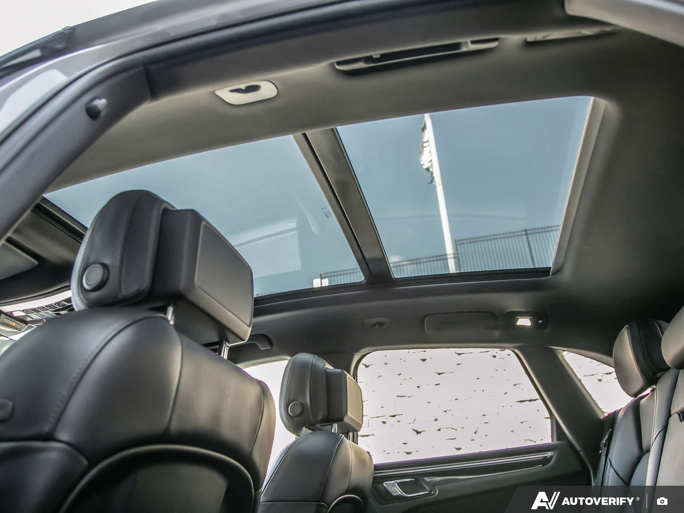2023 Porsche Macan S thumb 29