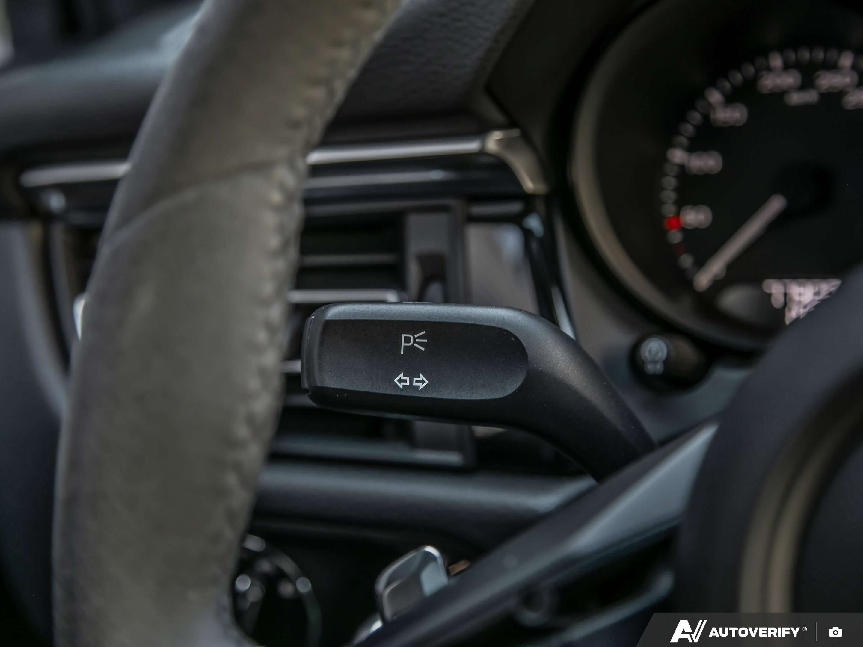 2023 Porsche Macan S thumb 19