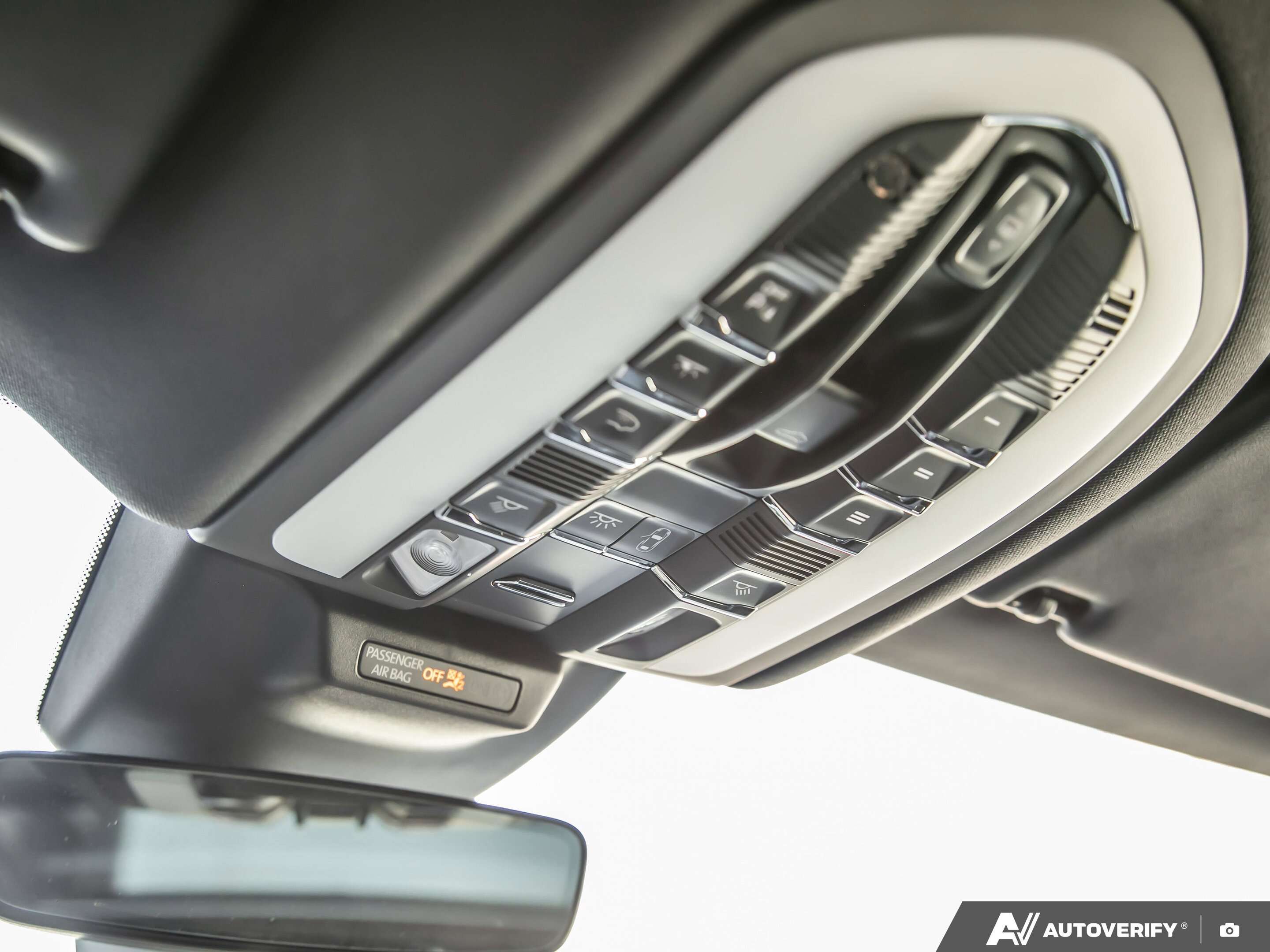 2023 Porsche Macan S thumb 25