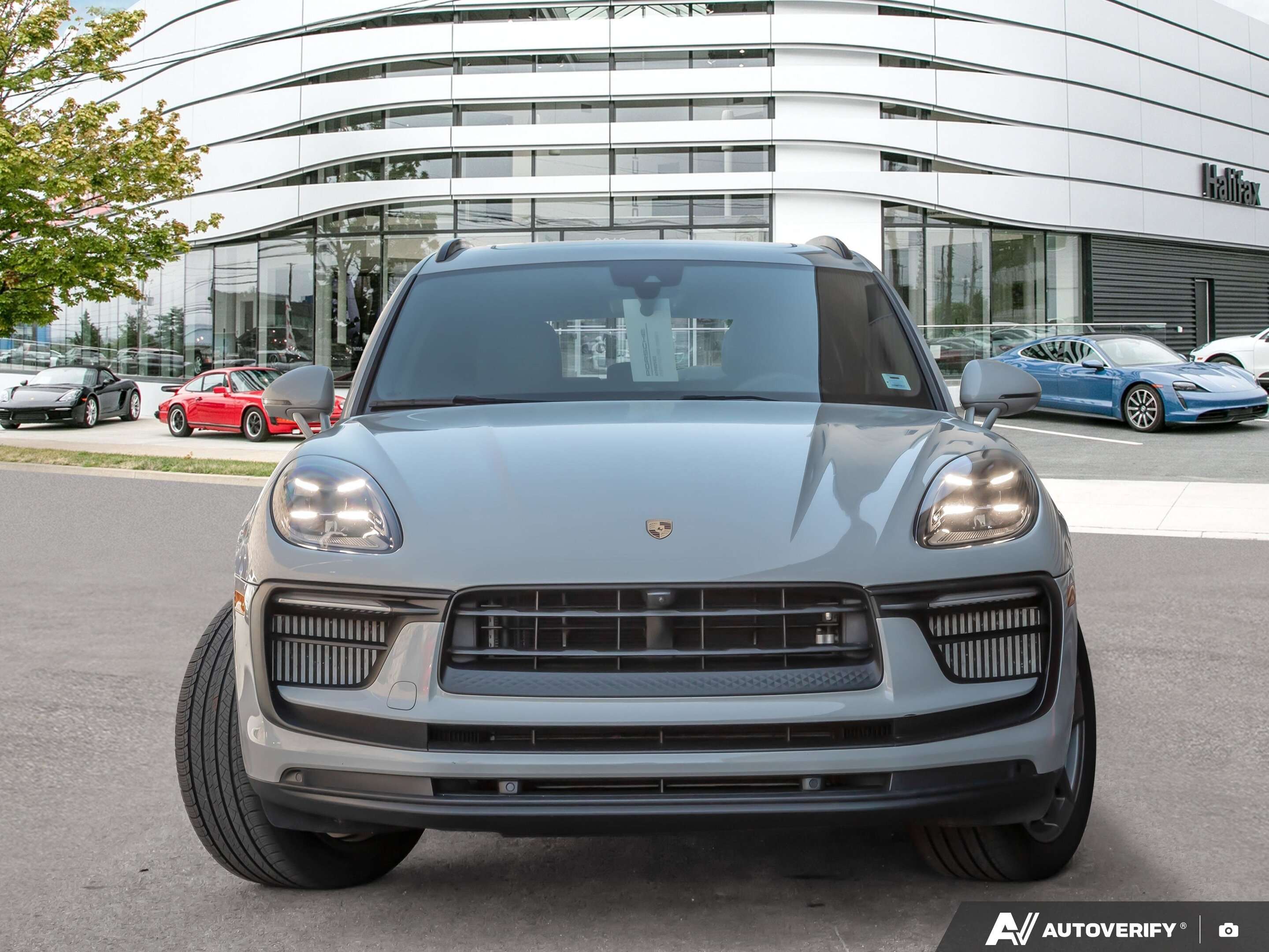 2023 Porsche Macan S thumb 8
