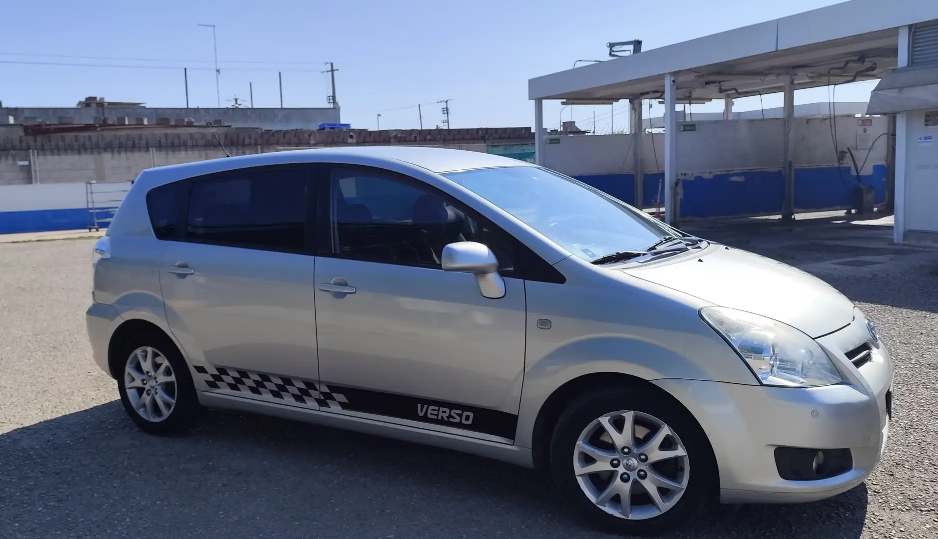 Toyota Corolla Verso D4D 2200 16v Argento - 1