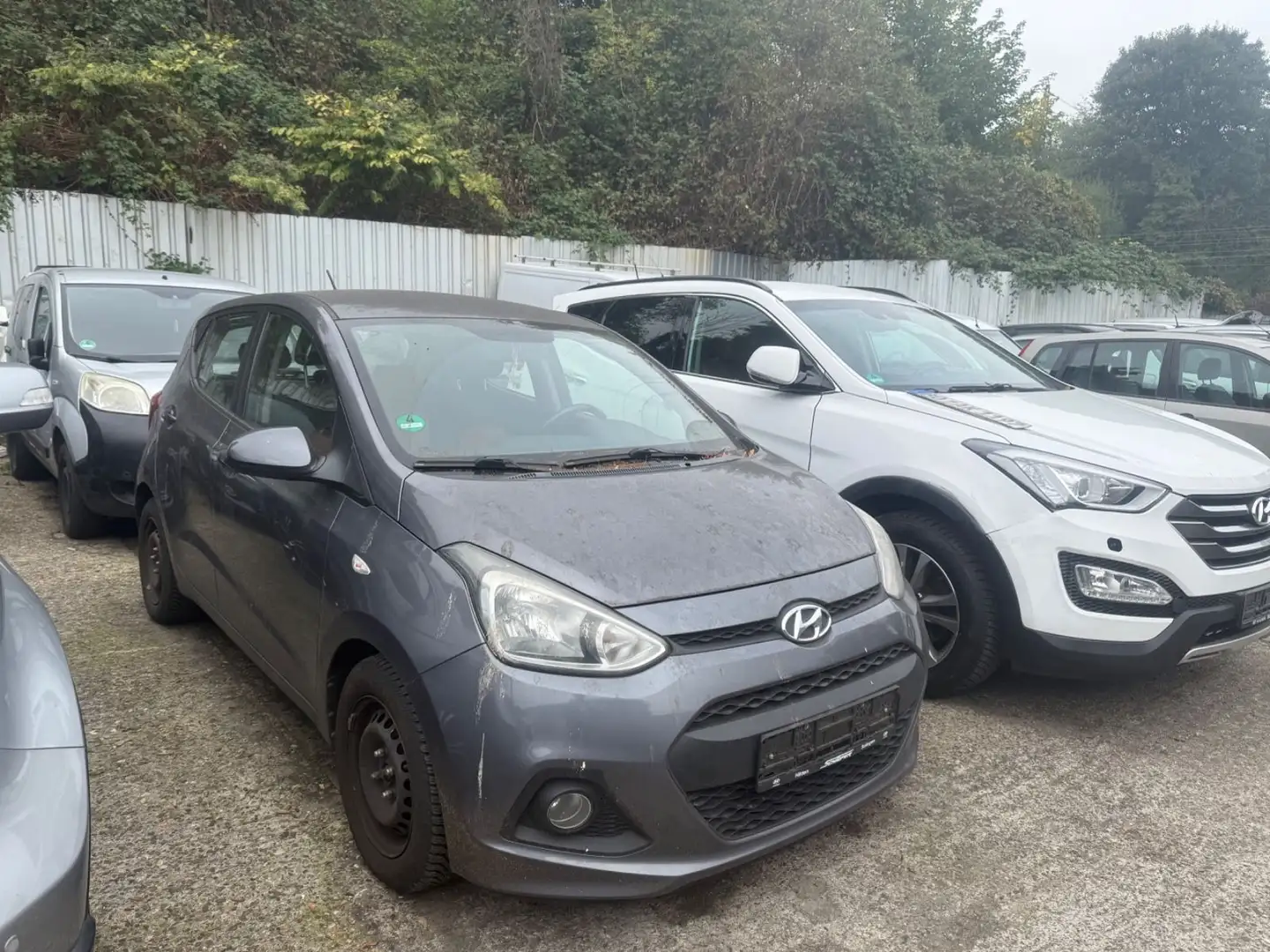 Hyundai i10 Trend MOTORSCHADEN Grau - 1