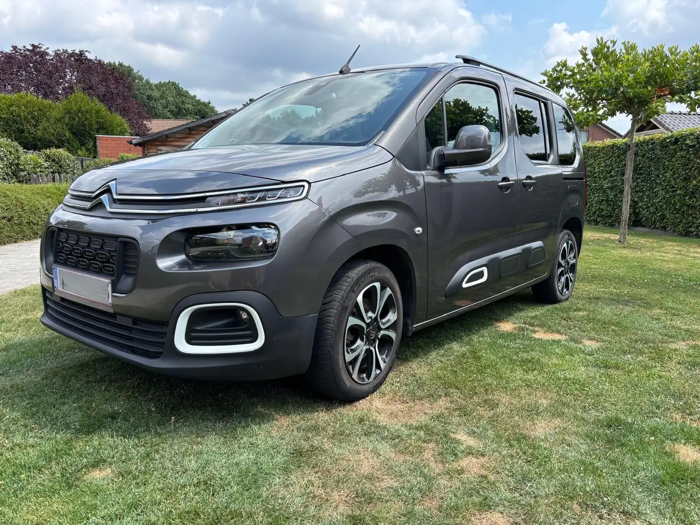 Citroen Berlingo Berlingo M PureTech 130 EAT8 SHINE Zilver - 1