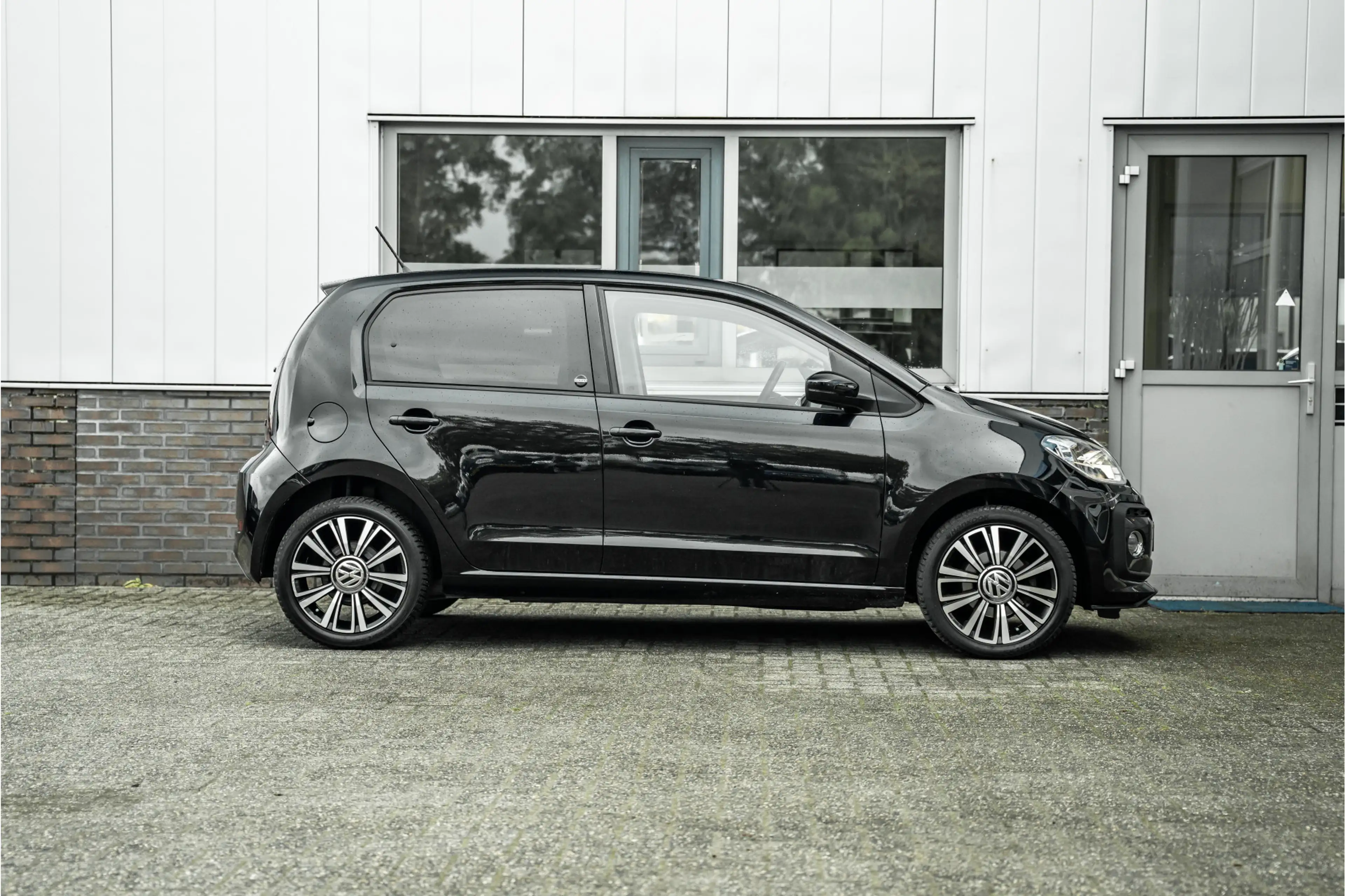 Volkswagen up! 1.0 TSI BMT high up! — photo 6