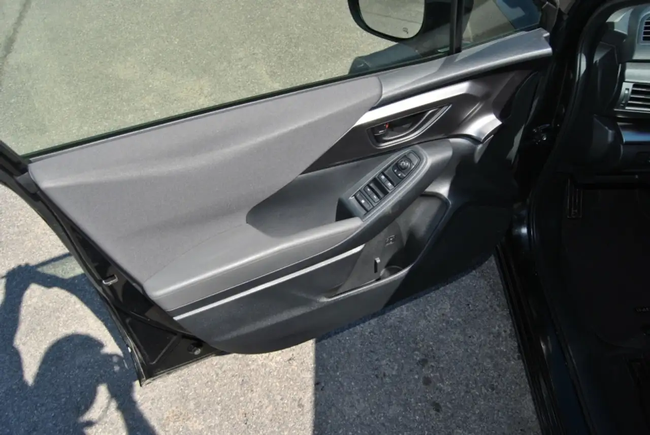Subaru Impreza снимка Subaru Impreza