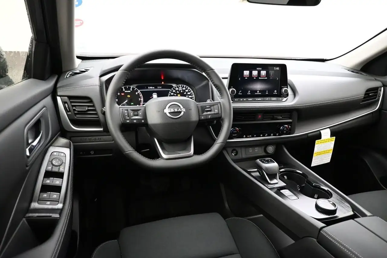 Nissan Rogue снимка Nissan Rogue
