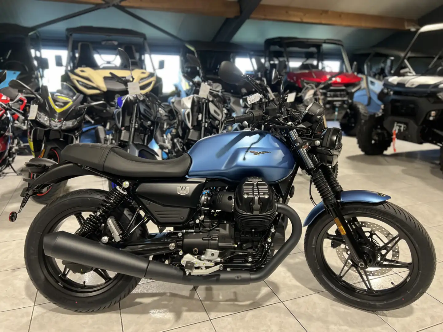 Moto Guzzi V 7 STONE IV ABS STONE Bleu - 1
