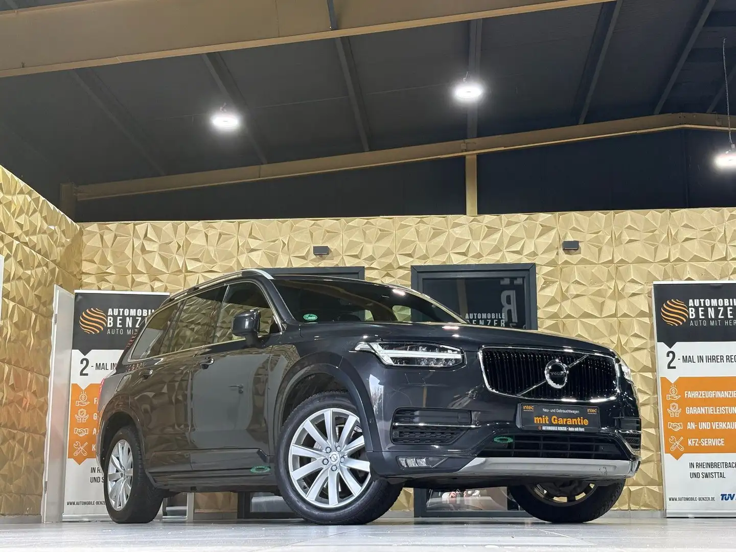 Volvo XC90 Momentum AWD/NAVI/KAMERA/APPLE/KLIMA/SHZ Grau - 1