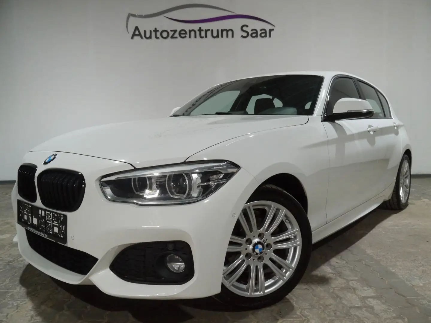 BMW 116 d M Paket LED Sitzheizung Alcantara Tempomat Weiß - 1