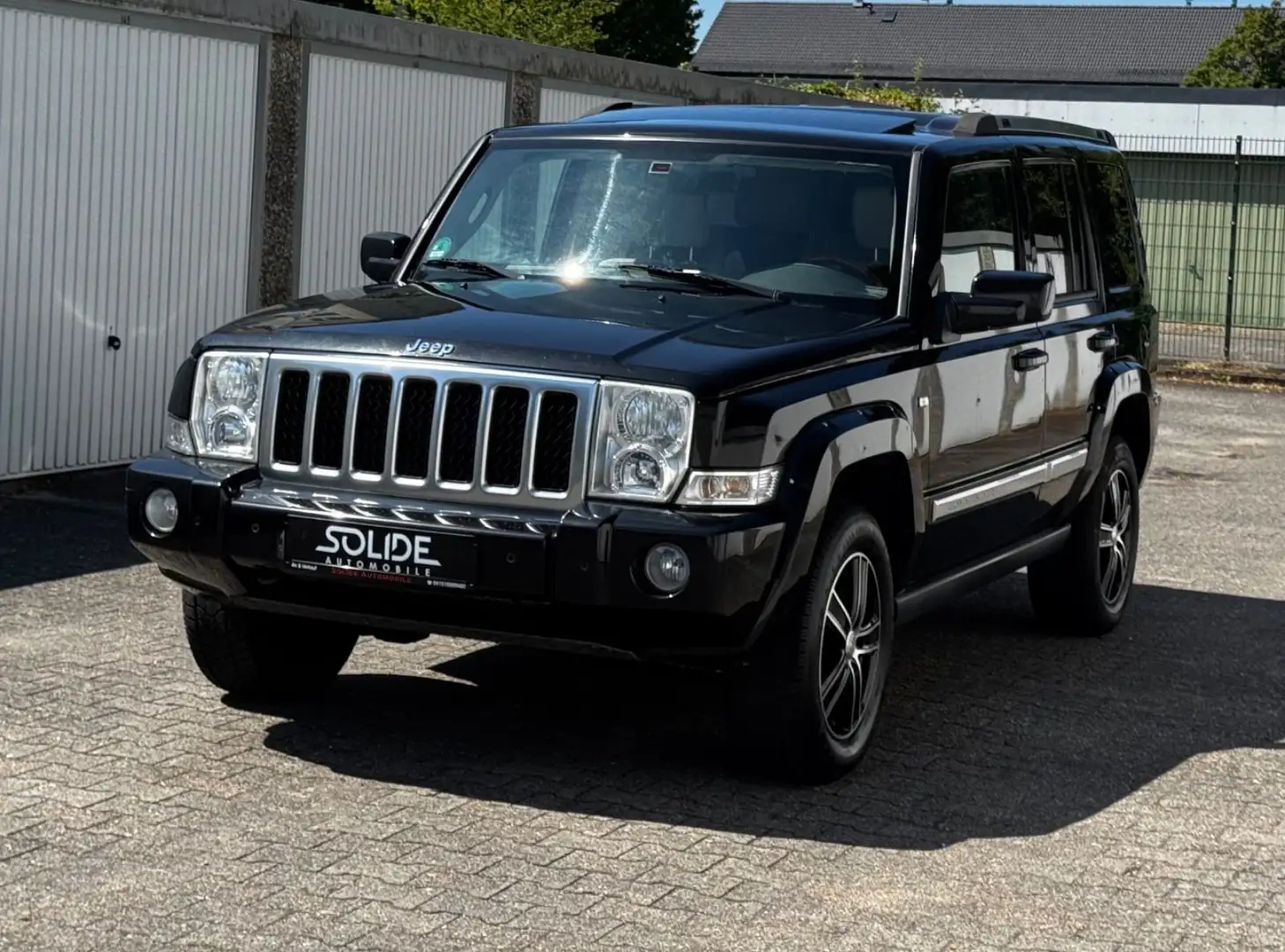 Jeep Commander Overland 3.0 CRD Autom. Schwarz - 2