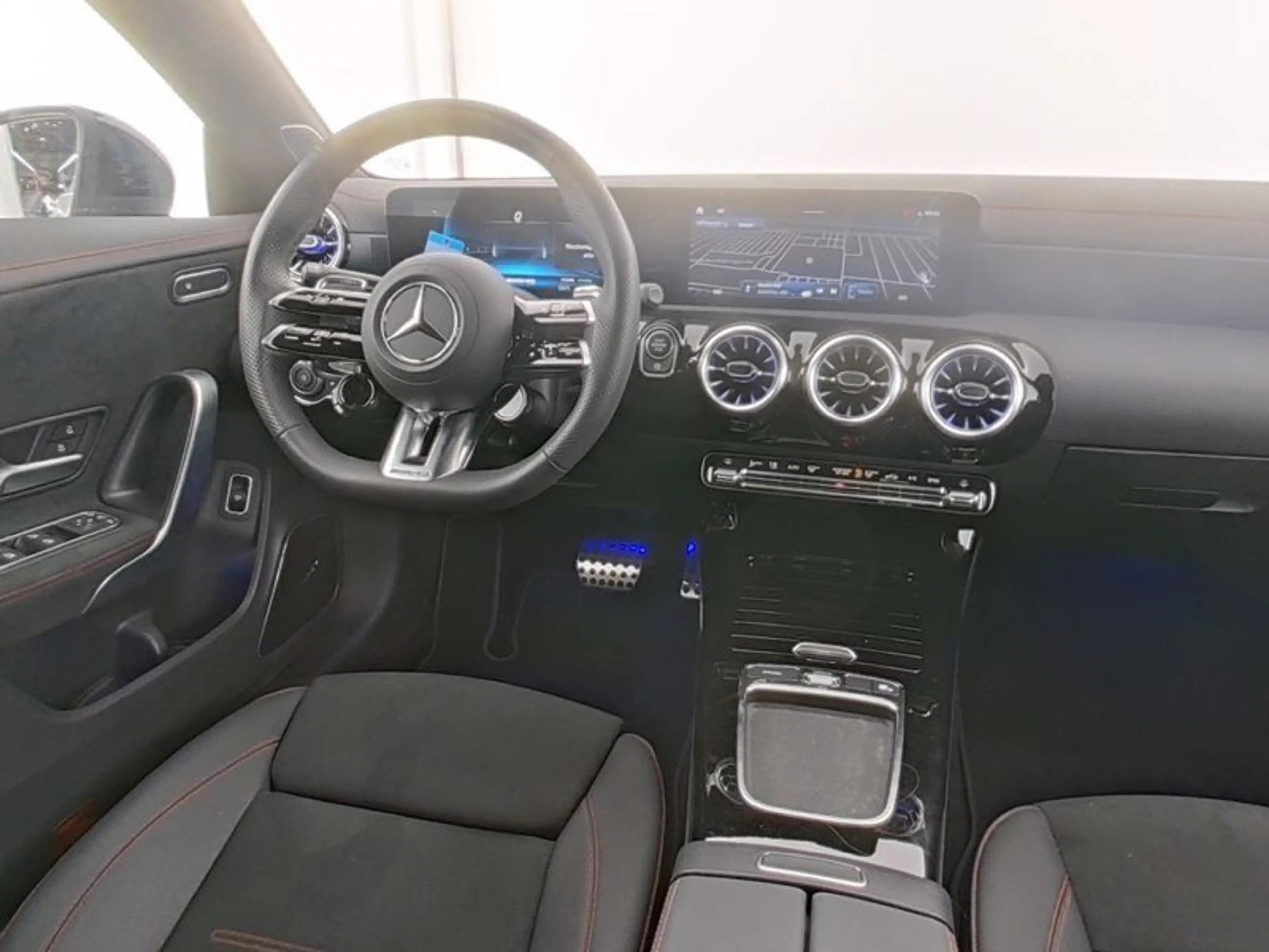 Mercedes-Benz CLA 35 AMG 4M+NIGHT I+II+PANO+AERO+19"+BURM+MBEA — photo 6