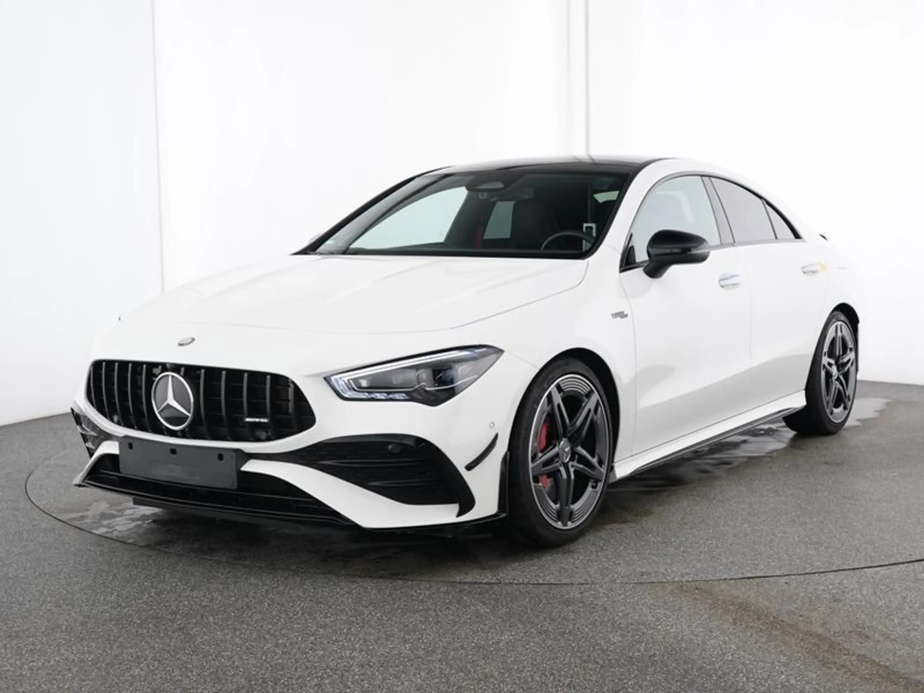 Mercedes-Benz CLA 35 AMG 4M+NIGHT I+II+PANO+AERO+19"+BURM+MBEA
