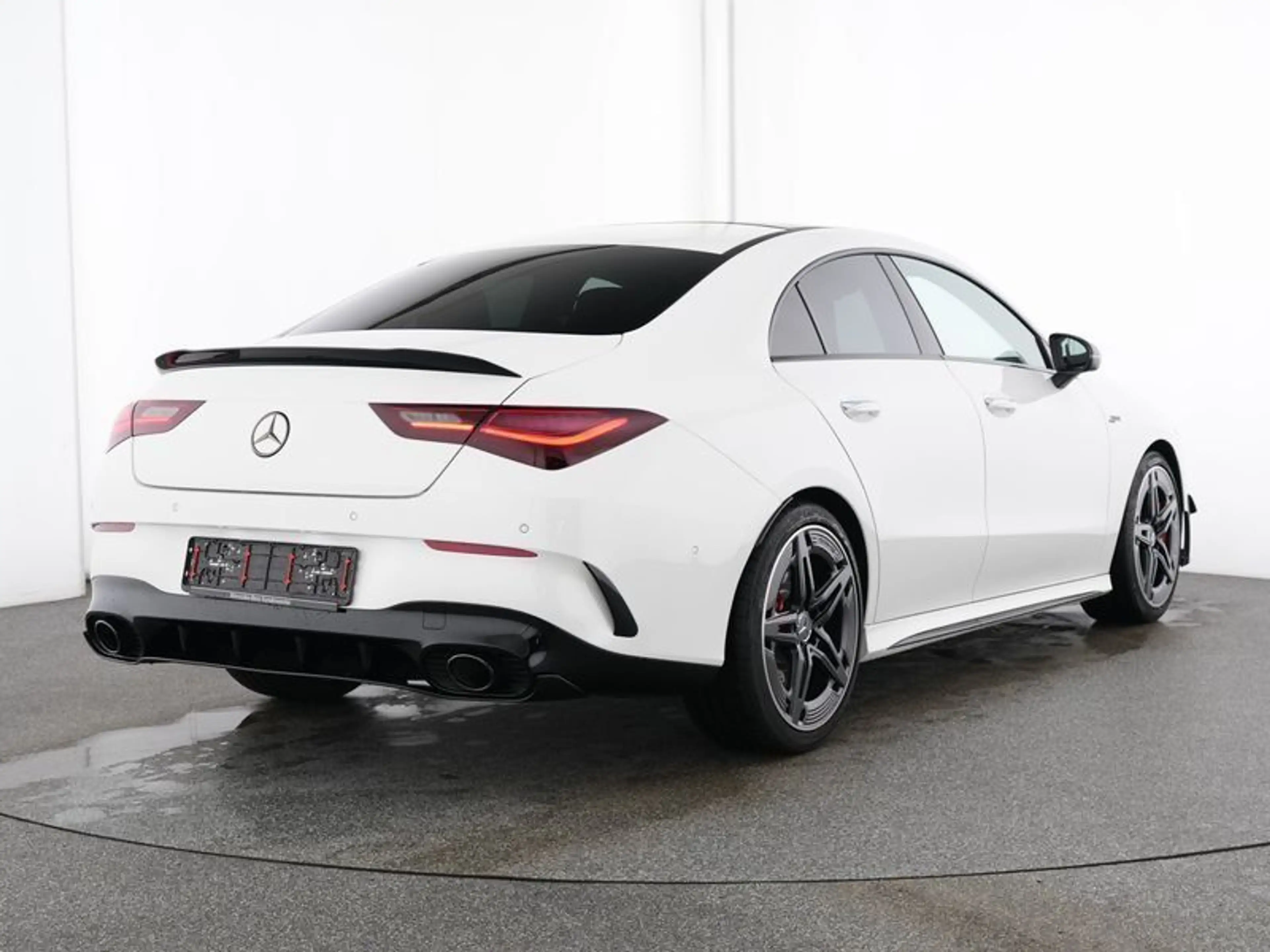 Mercedes-Benz CLA 35 AMG 4M+NIGHT I+II+PANO+AERO+19"+BURM+MBEA — photo 2
