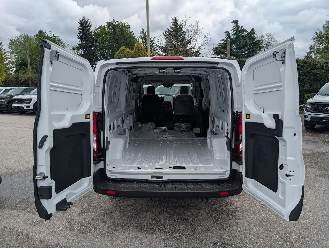 Ford E-Transit снимка Ford E-Transit