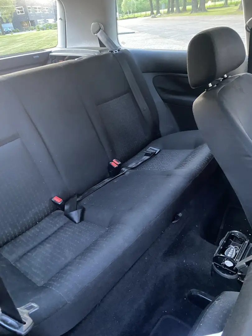 Volkswagen Golf 1.6-16V Trendline Beżowy - 2