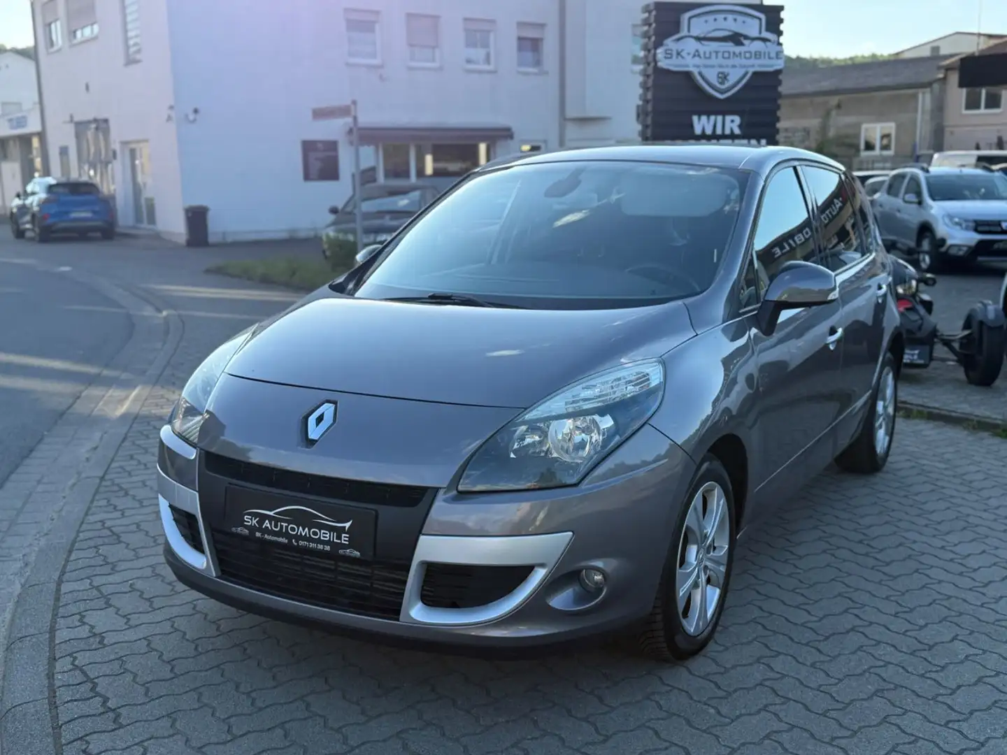 Renault Scenic III Dynamique 1.HAND-NAVI-KEYLES-PDC-52KM Grau - 2
