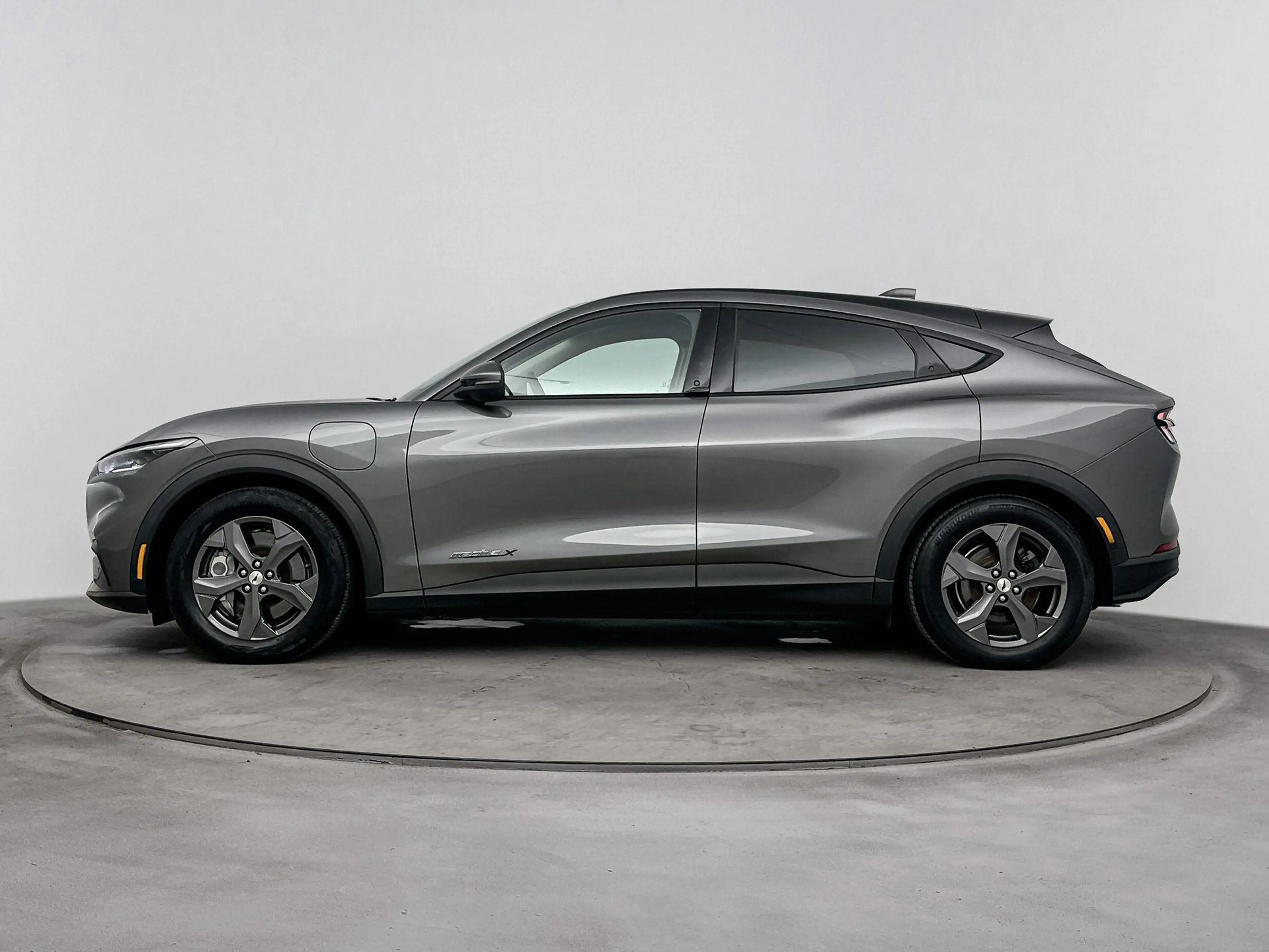 Ford Mustang Mach-E Extended RWD 98 kWh | Leder | Parkeersensoren | Ca — photo 2
