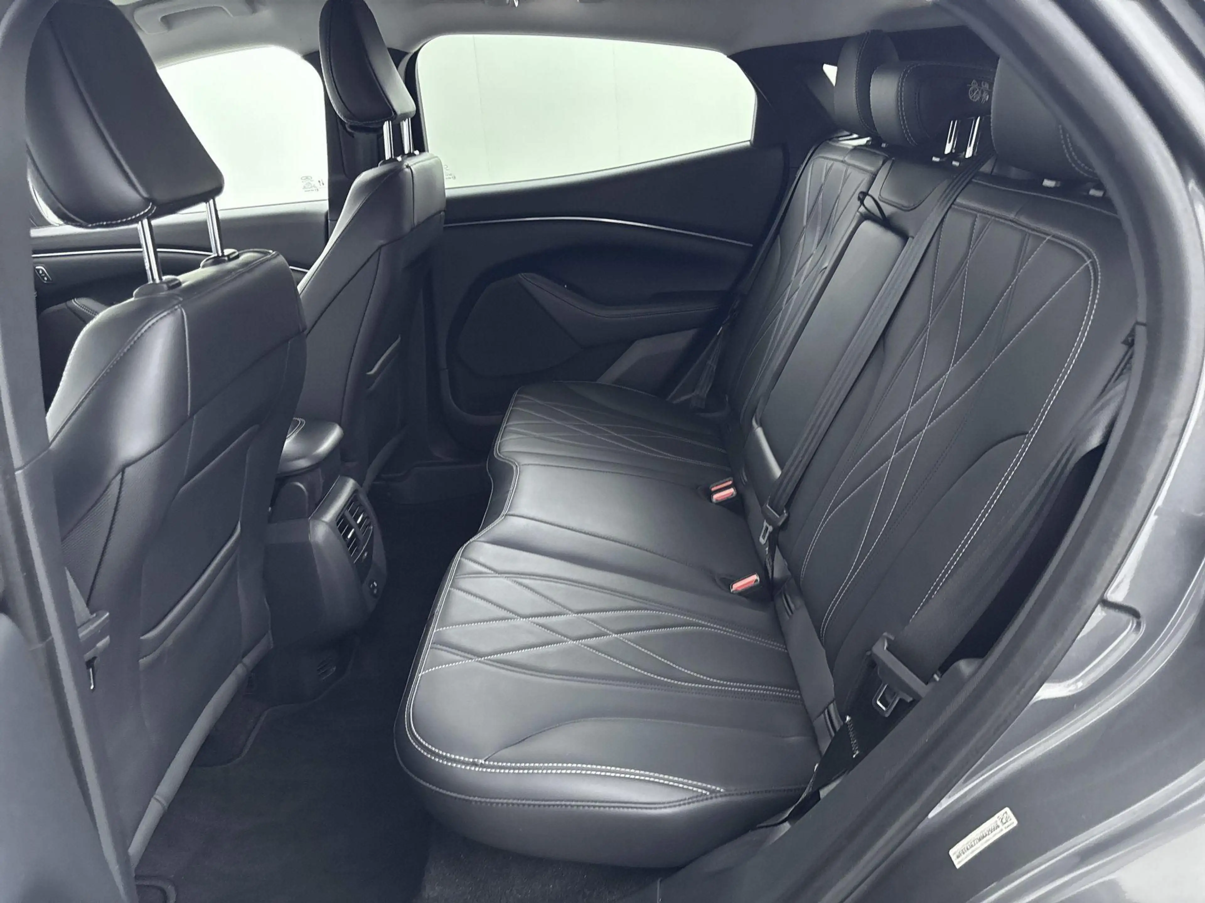 Ford Mustang Mach-E Extended RWD 98 kWh | Leder | Parkeersensoren | Ca — photo 10