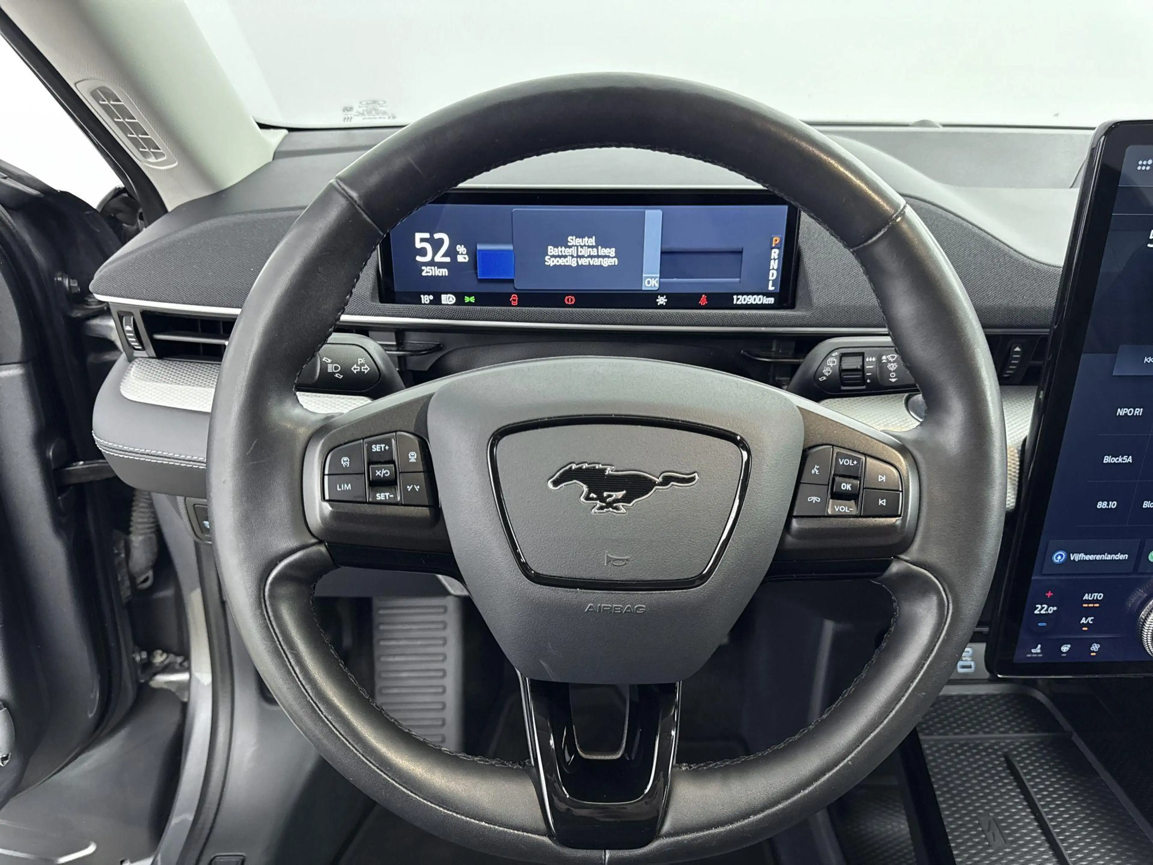 Ford Mustang Mach-E Extended RWD 98 kWh | Leder | Parkeersensoren | Ca — photo 15
