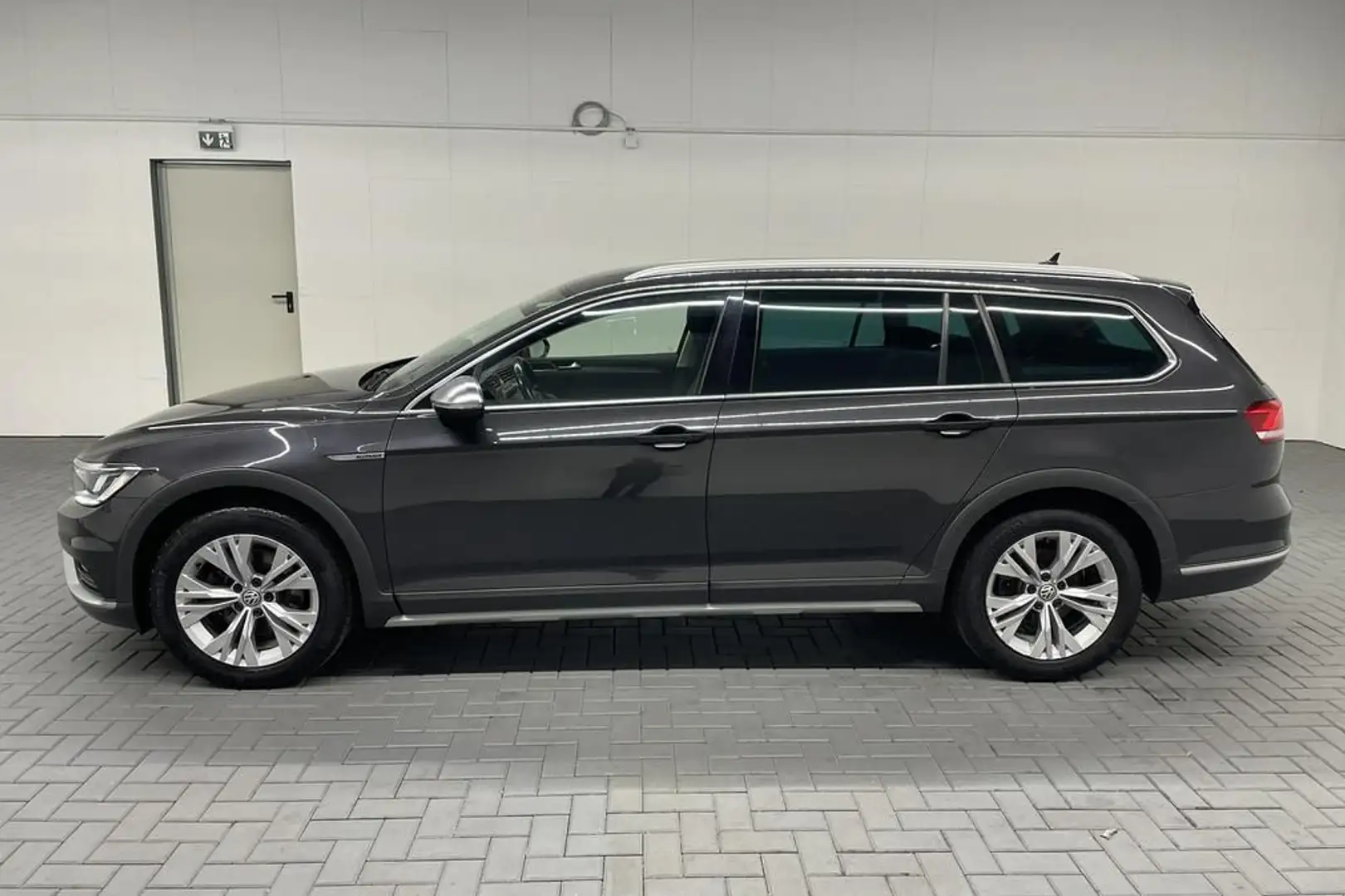 Volkswagen Passat Alltrack 4Motion LED/AHK/ACC/Kam/elektr.H Grau - 2