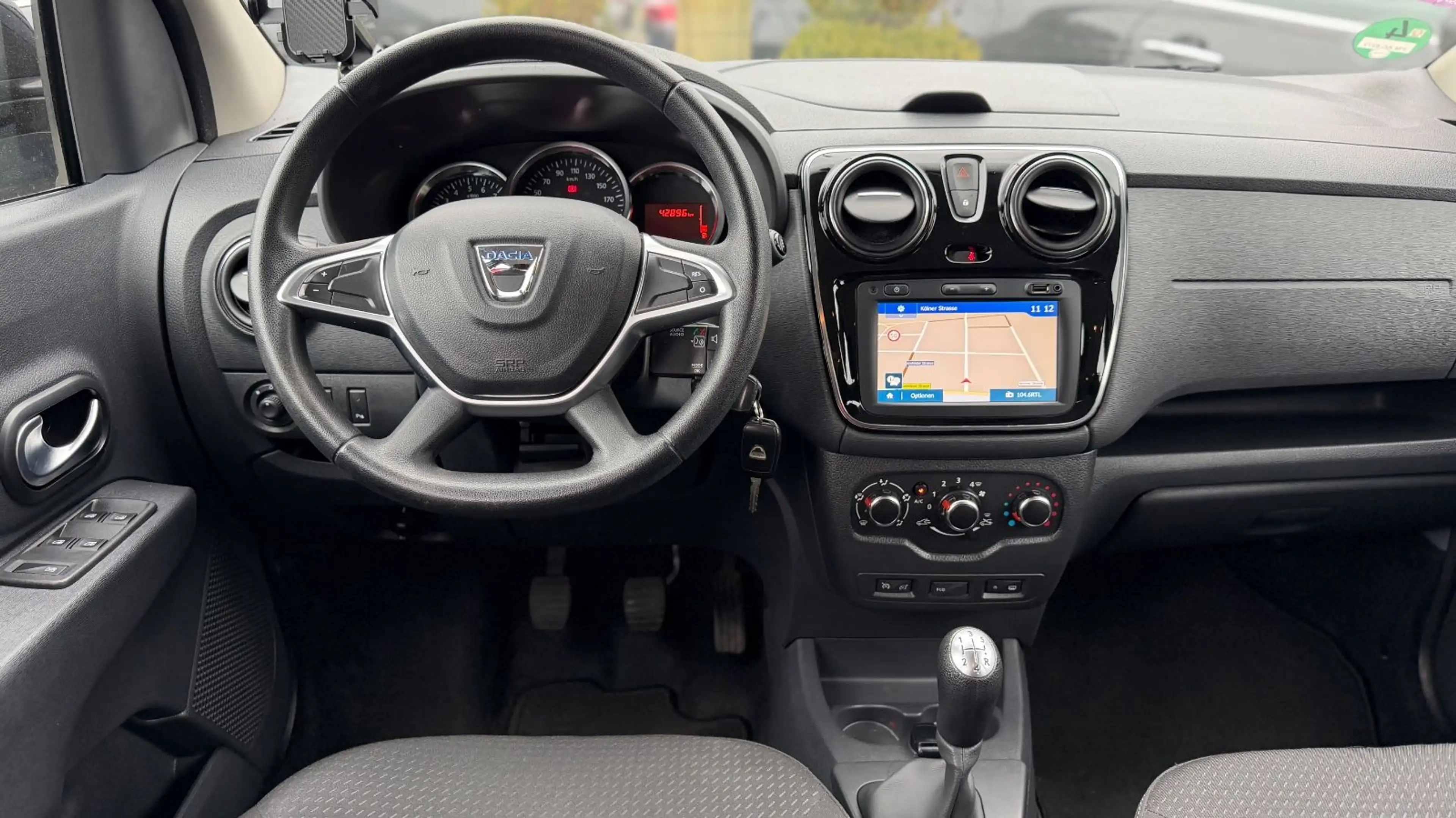 Dacia Lodgy Comfort 7 Sitze — photo 11