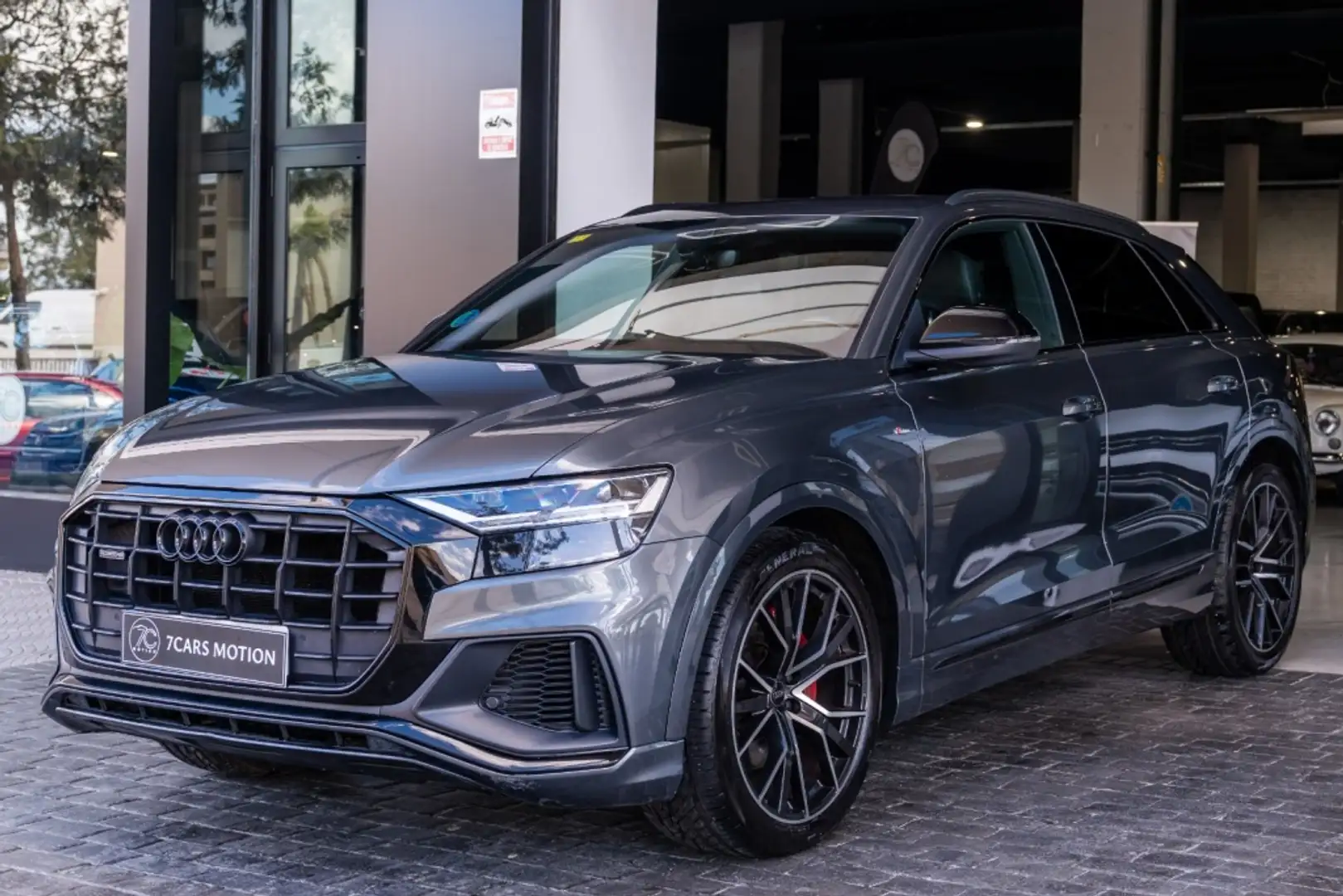 Audi Q8 45 TDI Black line quattro tiptronic Grau - 2