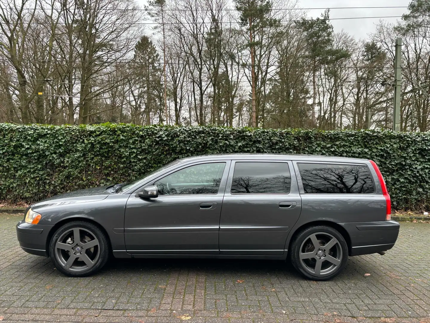 Volvo V70 2.5T Edition Automaat / Nette staat! Grey - 2