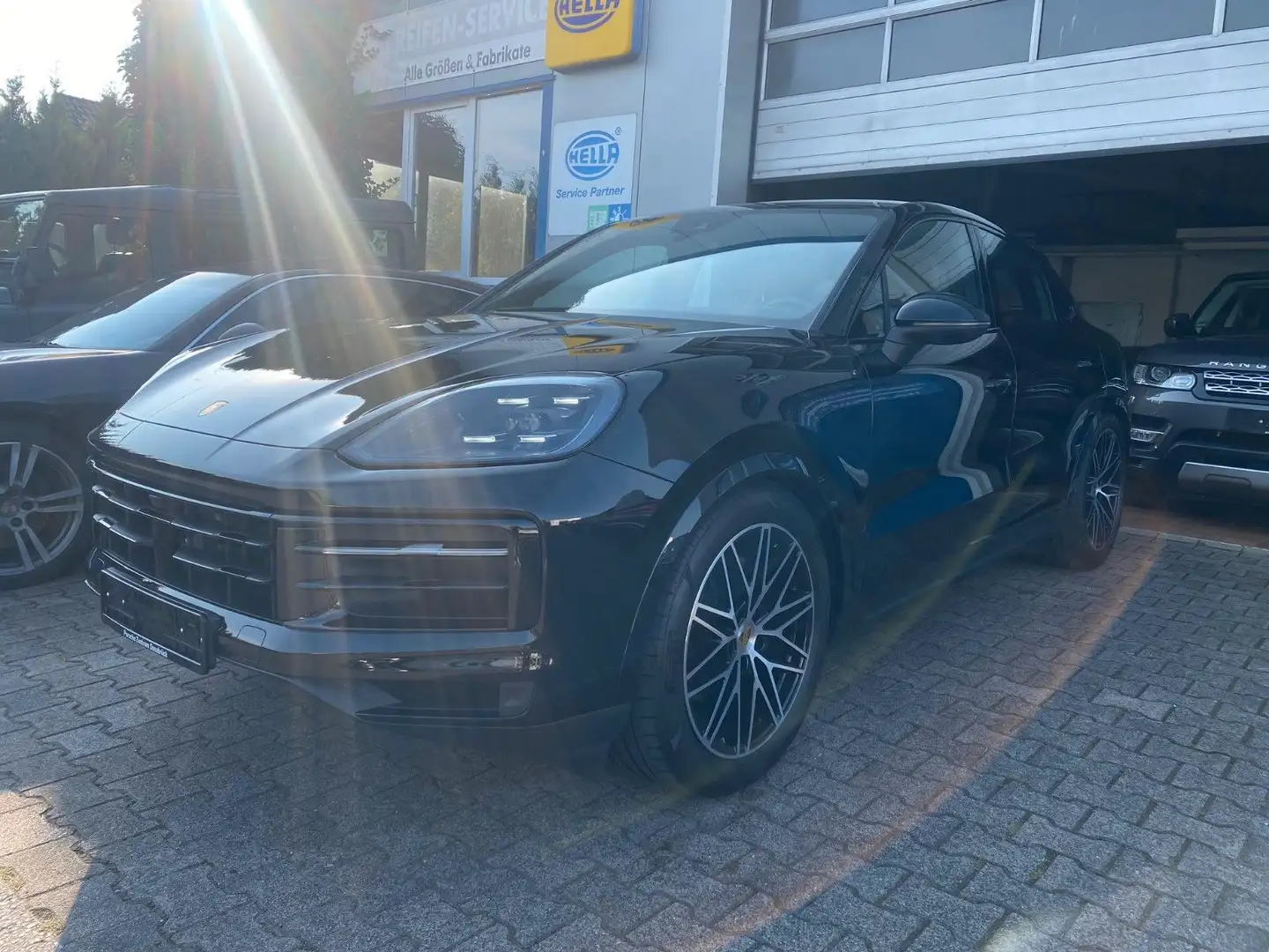 Porsche Cayenne COUPE*DISTRONIK*BI-COLOR*BEIFAHR-DISPLAY Noir - 1