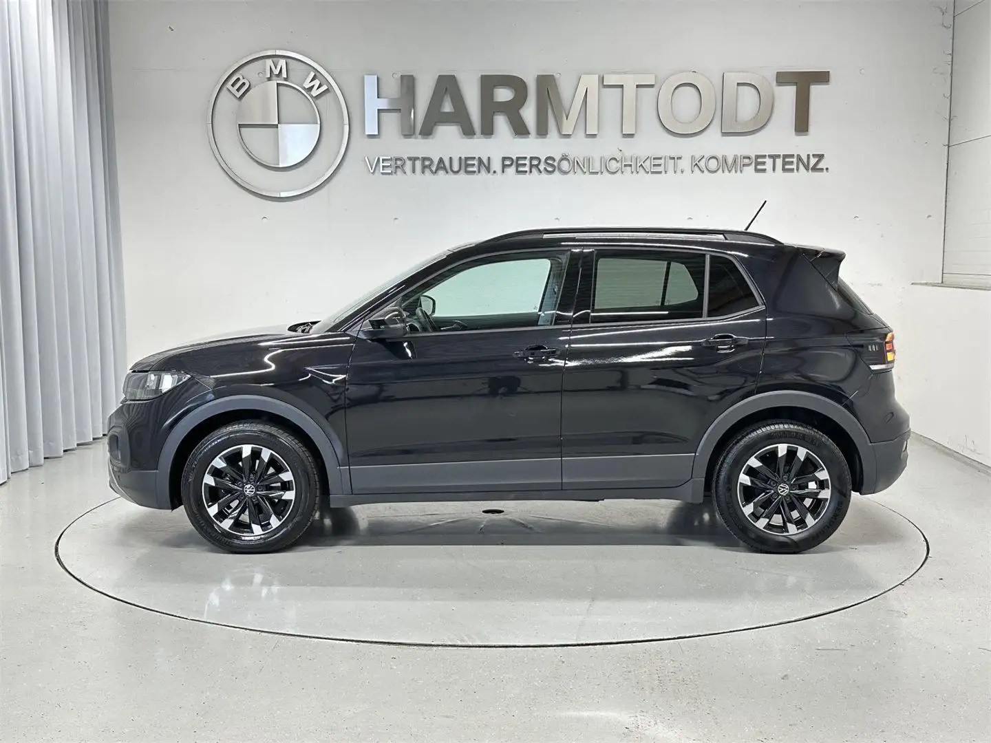 Volkswagen T-Cross 1,0 TSI Life Schwarz - 2