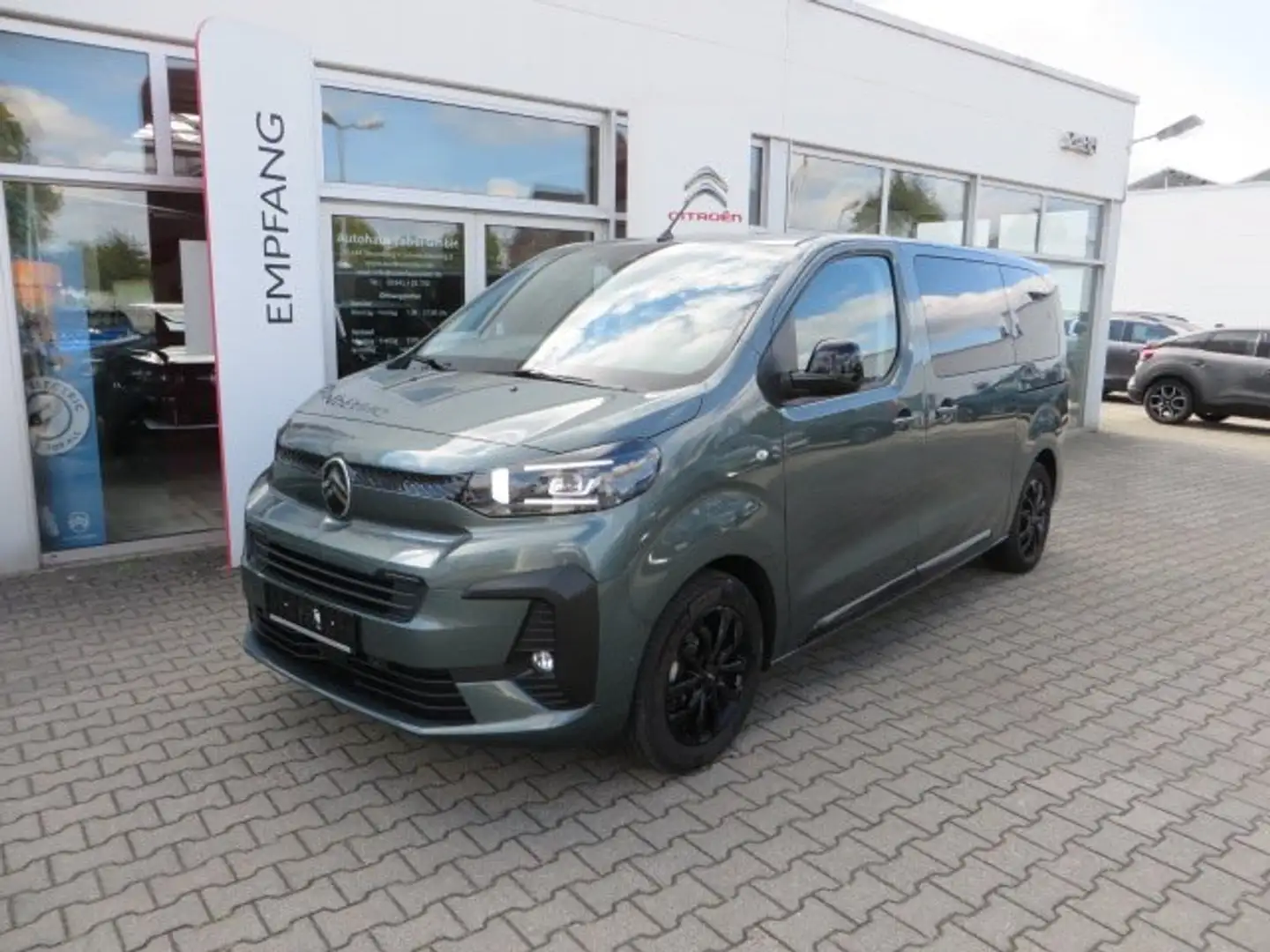 Citroen Spacetourer Plus M Grün - 1