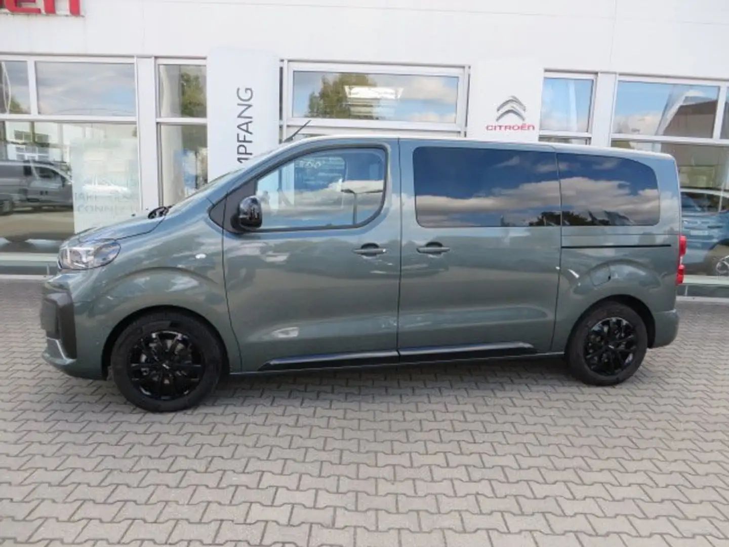 Citroen Spacetourer Plus M Grün - 2