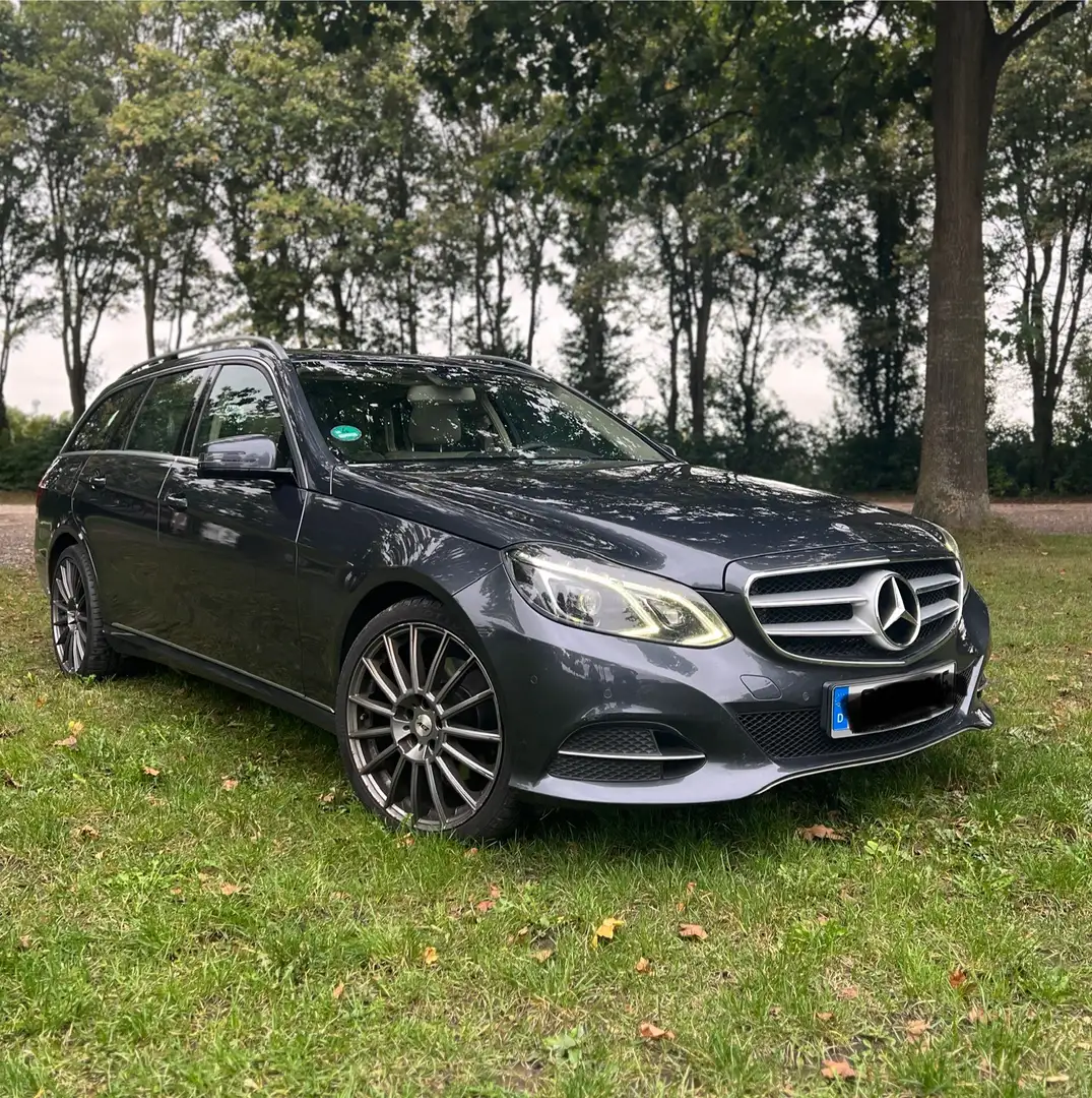 Mercedes-Benz E 350 E 350 BlueTec (212.226) Vollausstattung 6-Zylinder Grau - 1