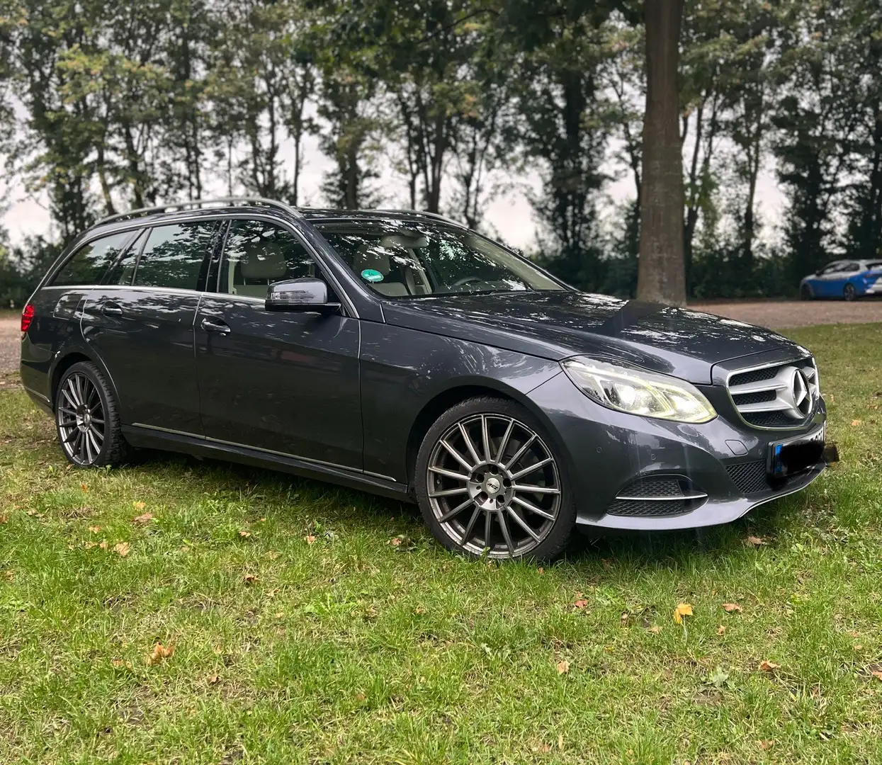 Mercedes-Benz E 350 E 350 BlueTec (212.226) Vollausstattung 6-Zylinder Grau - 2