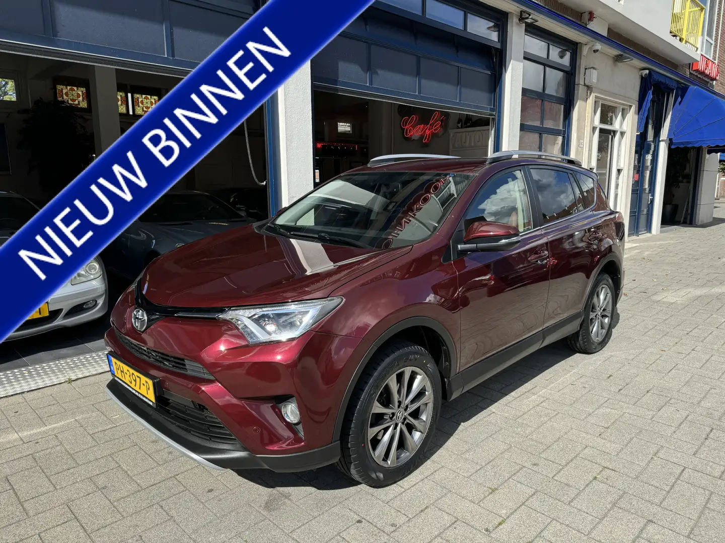 Toyota RAV 4 2.0 VVT-i AWD Executive Business LEDER/NAVI/NW APK Rood - 1
