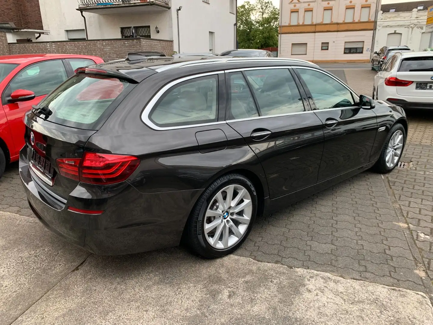 BMW 520 i Touring Automatik Modern Line Panoramadach Braun - 2