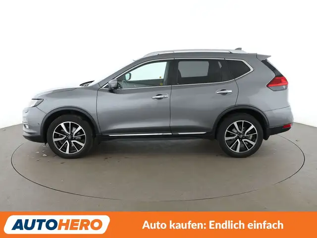 Nissan X-Trail view 3