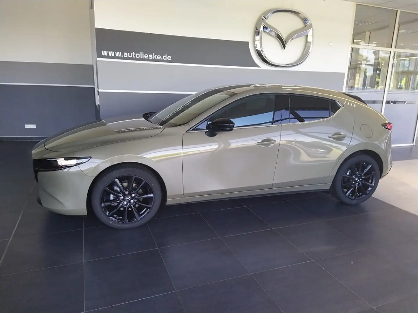 Mazda 3 2.5L e-SKYACTIV G 140ps 6MT FWD Homura Beige - 2