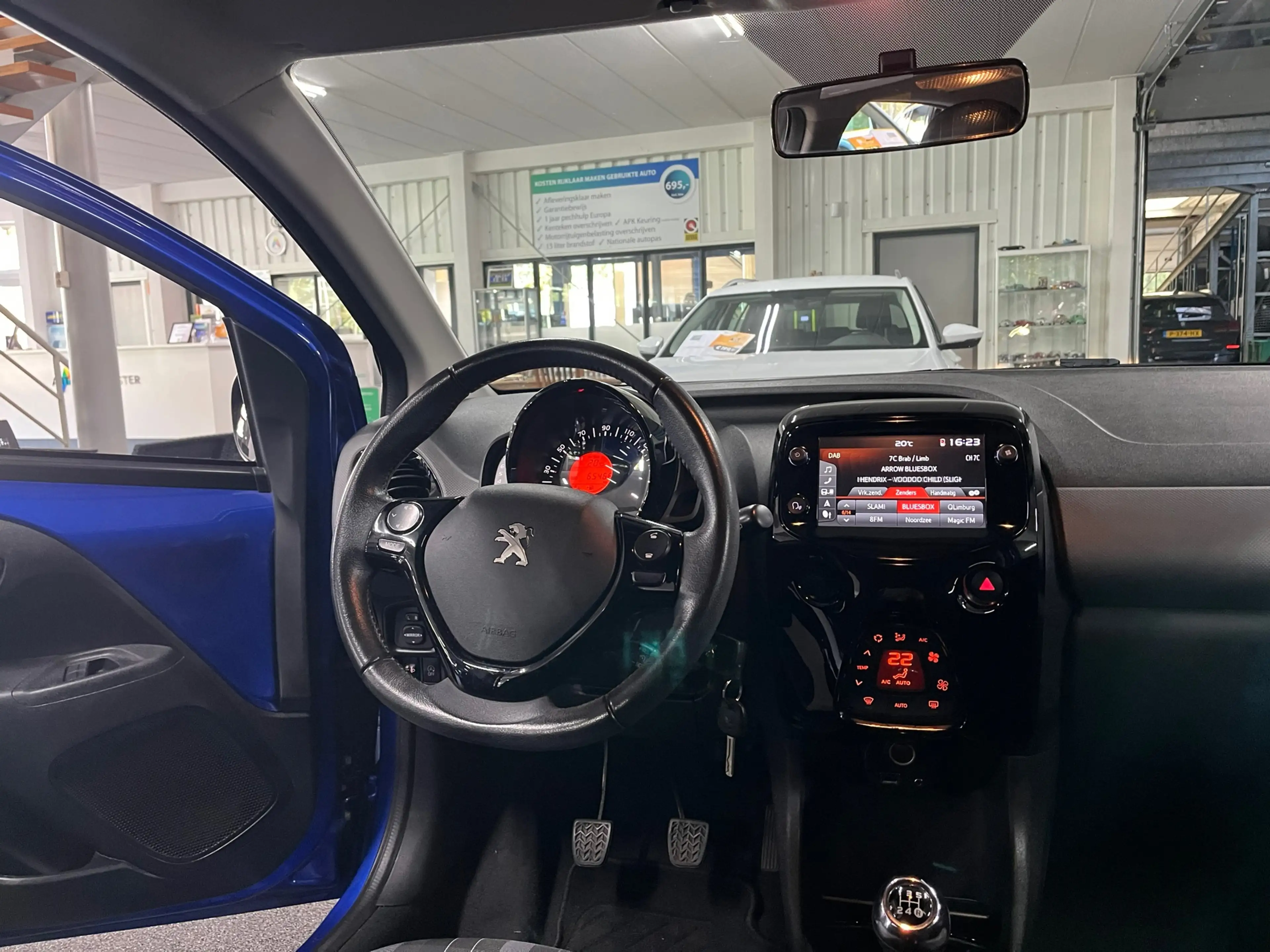 Peugeot 108 1.0 e-VTi Allure TOP! / NL auto / Cabrio / Navi — photo 4