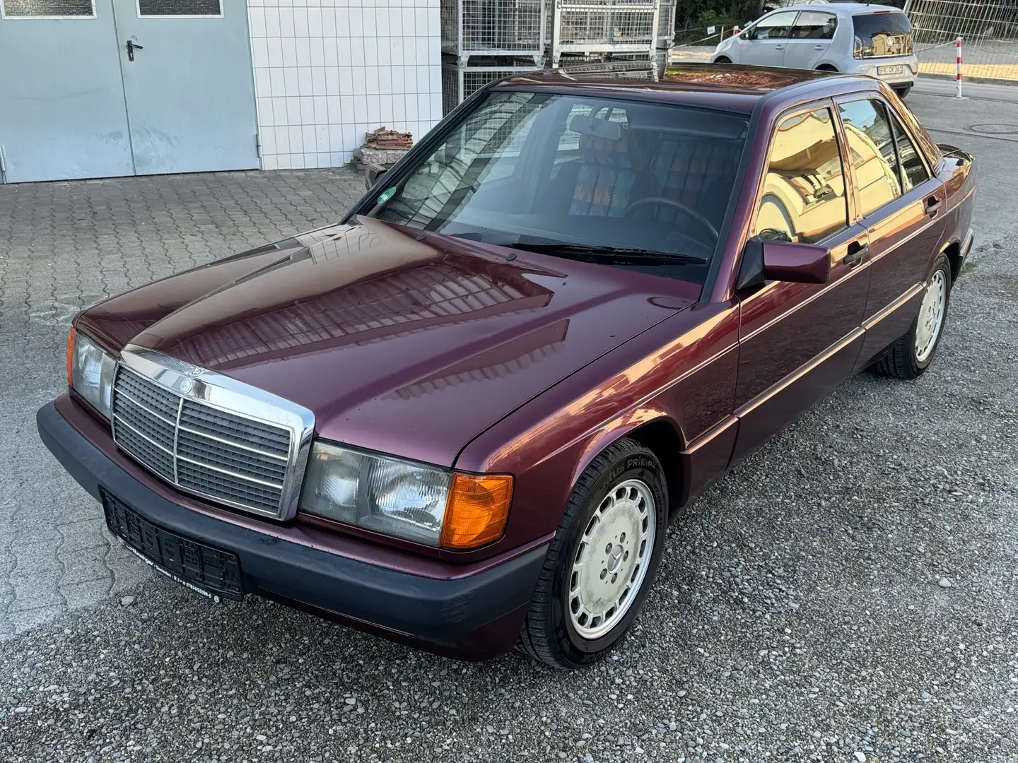 Mercedes-Benz 190 E 1.8 Avantgarde rosso Rot - 2
