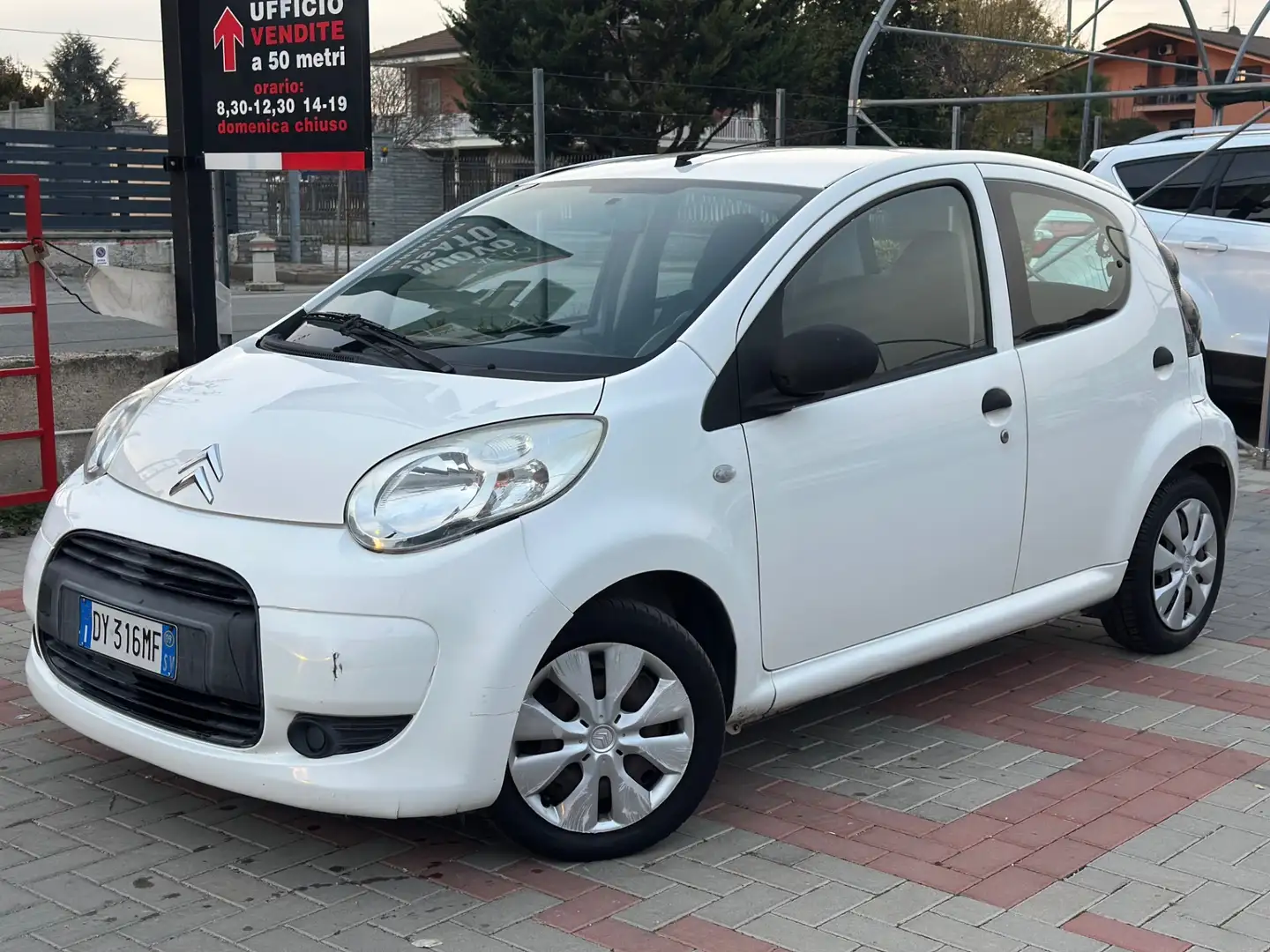 Citroen C1 1.0 5 porte airdream Pulp Bianco - 2