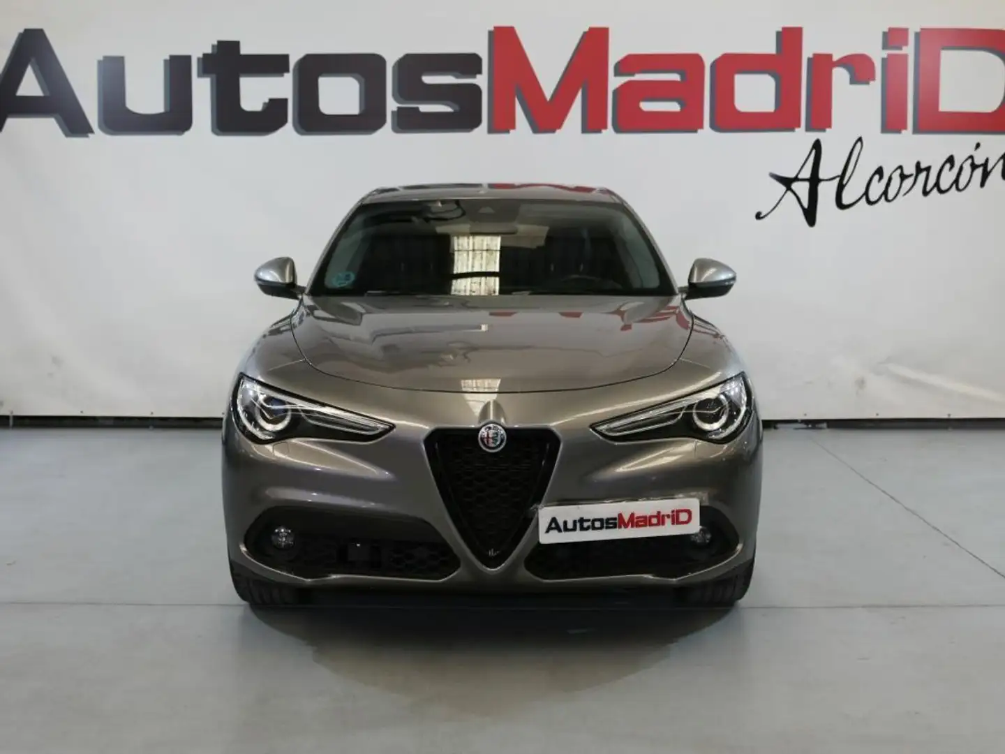Alfa Romeo Stelvio 2.2 Diésel 118kW (160CV) Sprint RWD Grau - 2