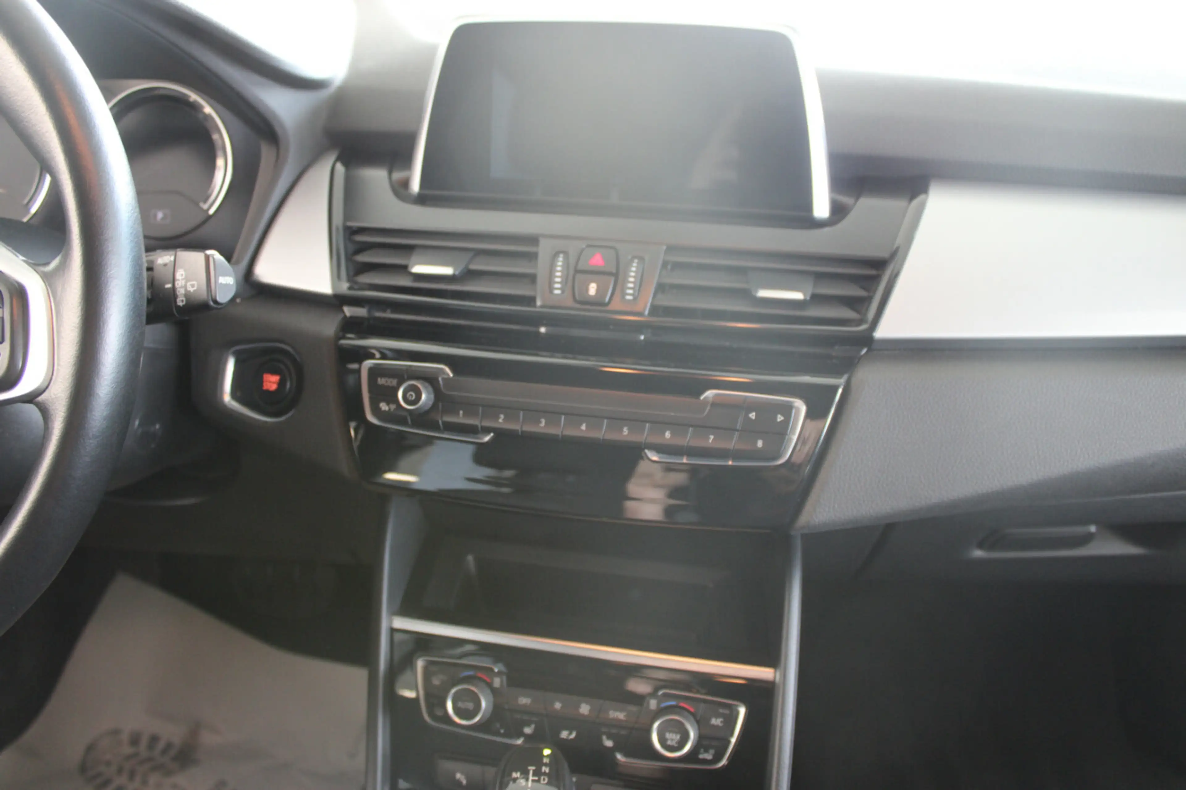 BMW 225 xe Active Tourer iPerformance — photo 10