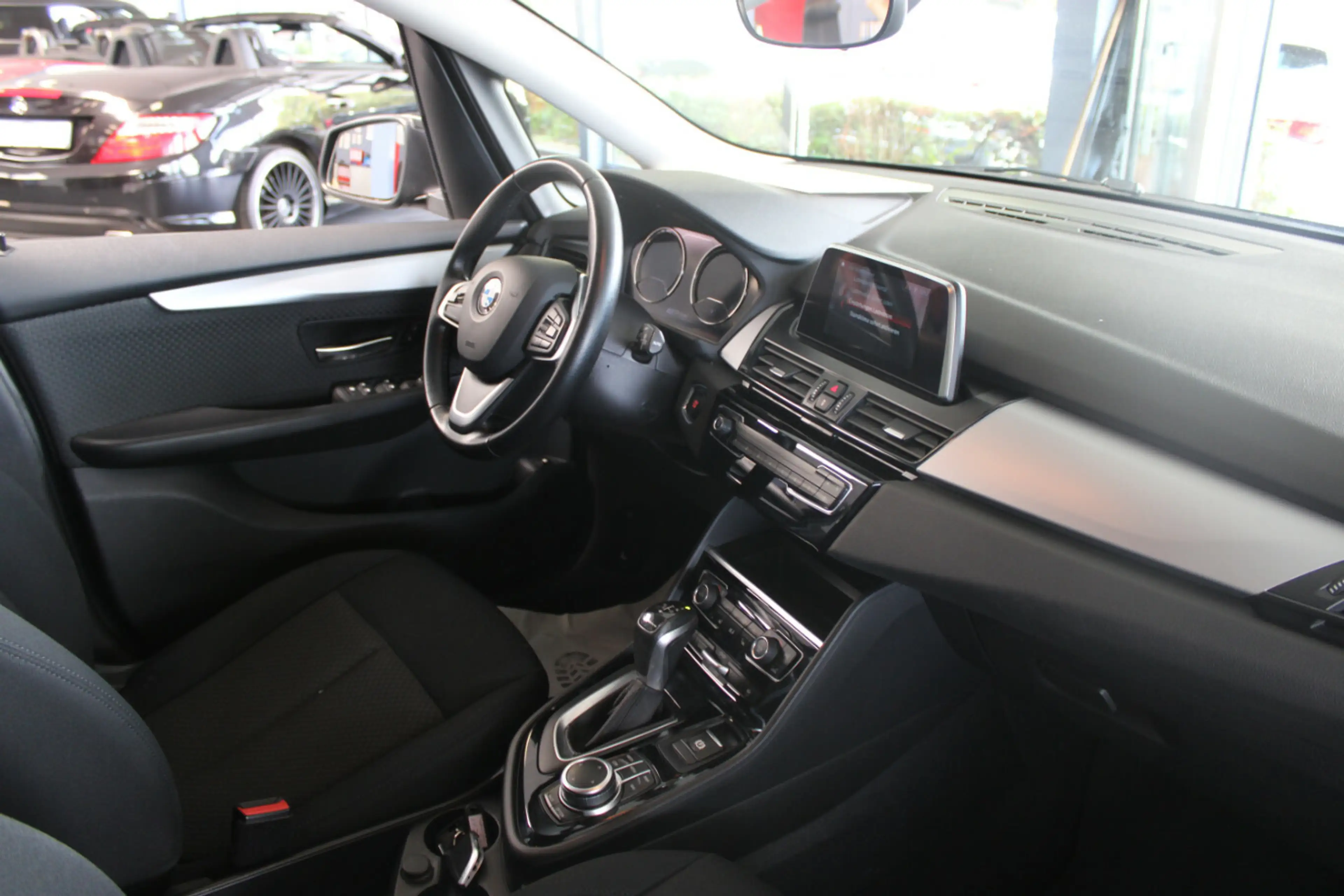 BMW 225 xe Active Tourer iPerformance — photo 8